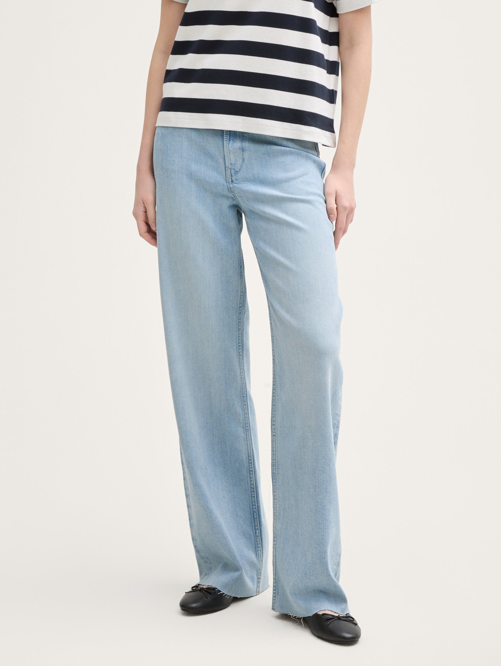 Tom Tailor_Wide Leg Jeans with Stretch_1045649_10112_04