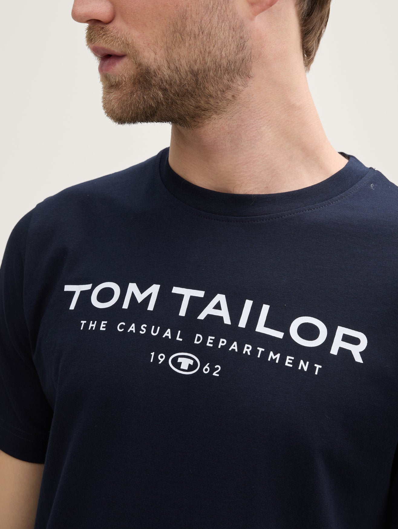 Tom Tailor_Cotton T-Shirt with Logo Print_1045773_10668_04