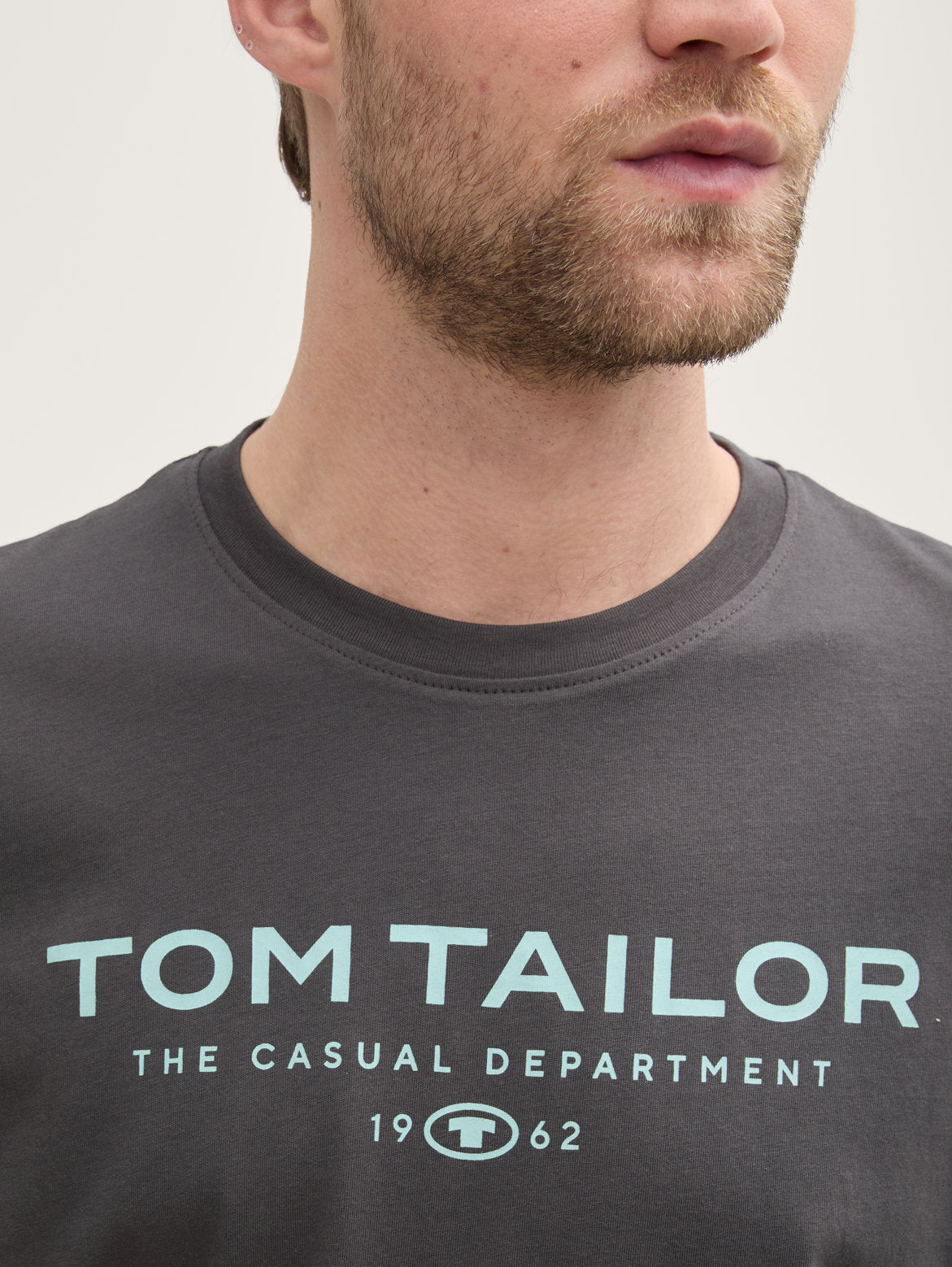 Tom Tailor_Cotton T-Shirt with Logo Print_1045773_10899_04