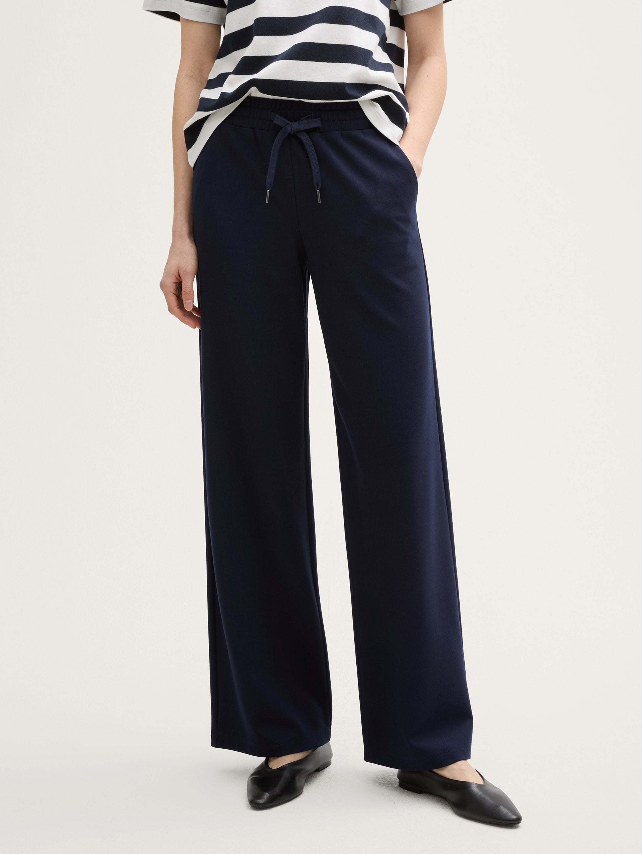 Tom Tailor_Loose Fit Wide Leg Trousers_1045835_10668_04