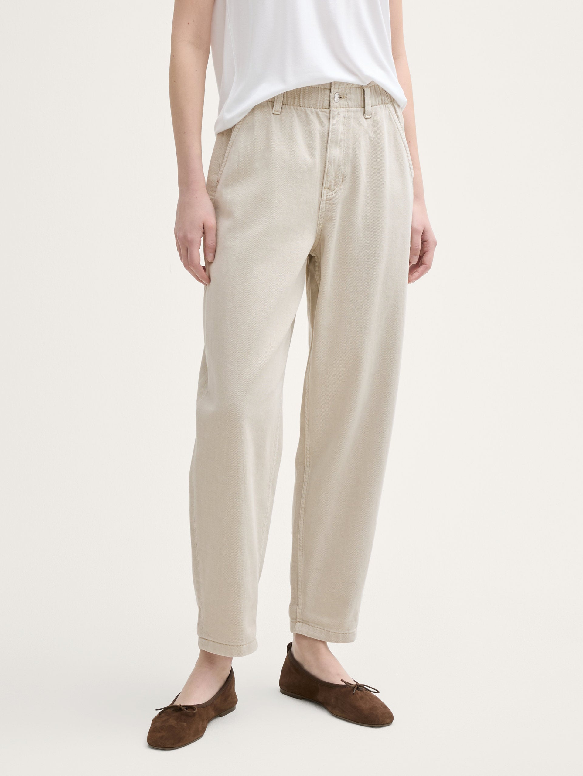 Tom Tailor_Paperbag Barrel Jeans_1045968_10479_04