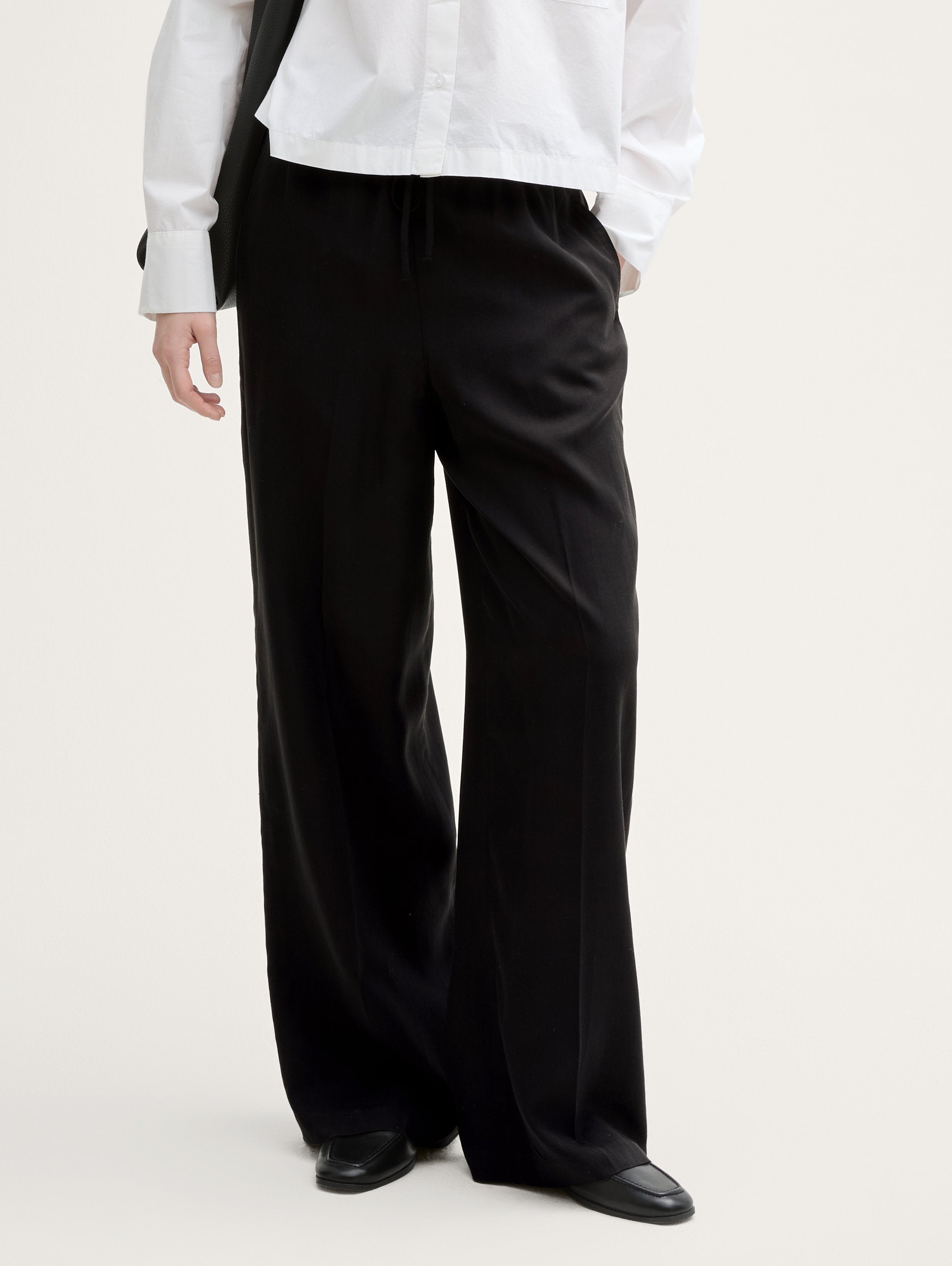 Tom Tailor_Wide Leg Paperpag Trousers_1045994_14482_04