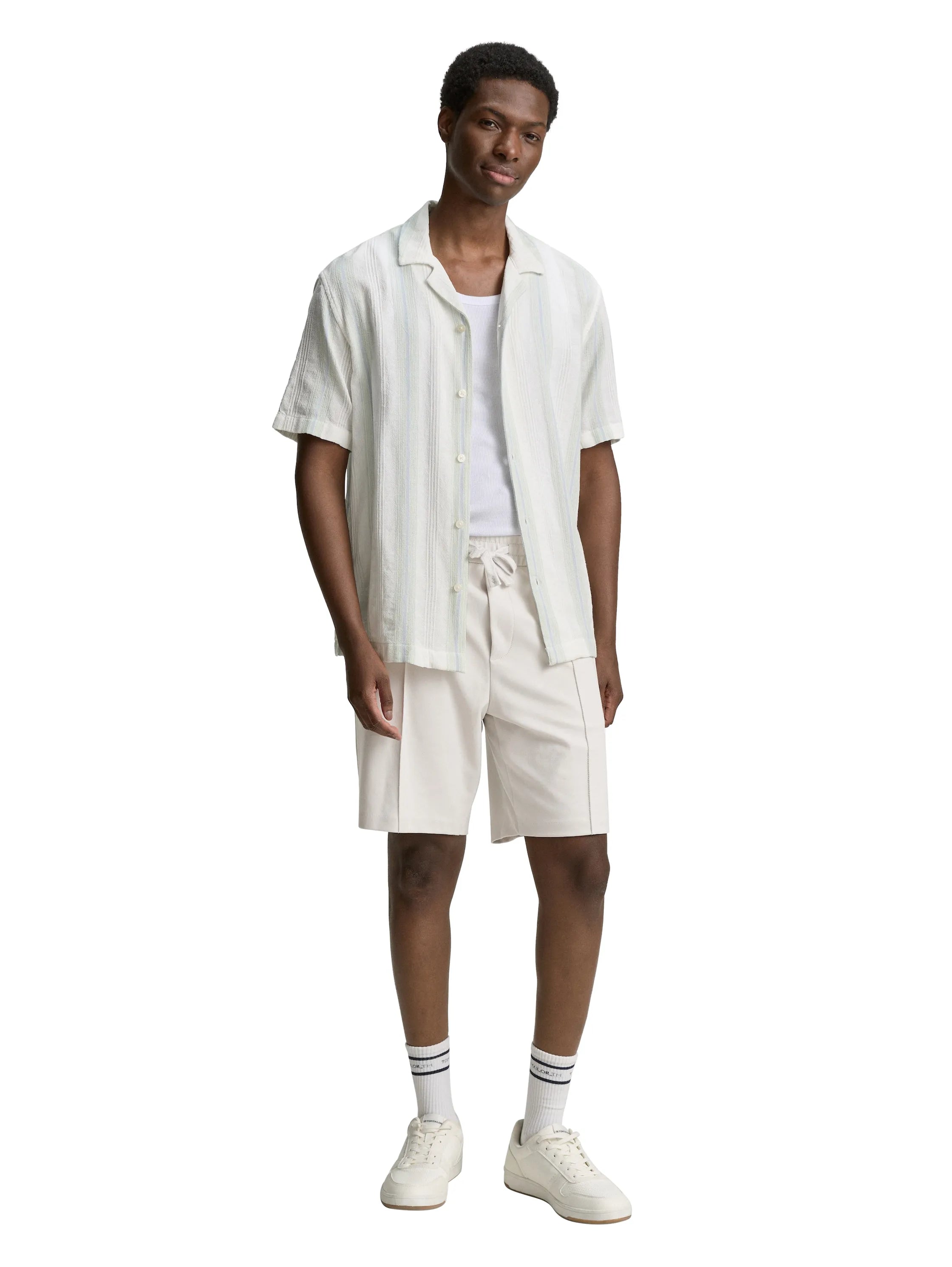 Denim Tom Tailor Chalk Grey Men Loose Fit PiquŽ Sweatshorts with Stretch SKU: 1046152_15277 Image 03