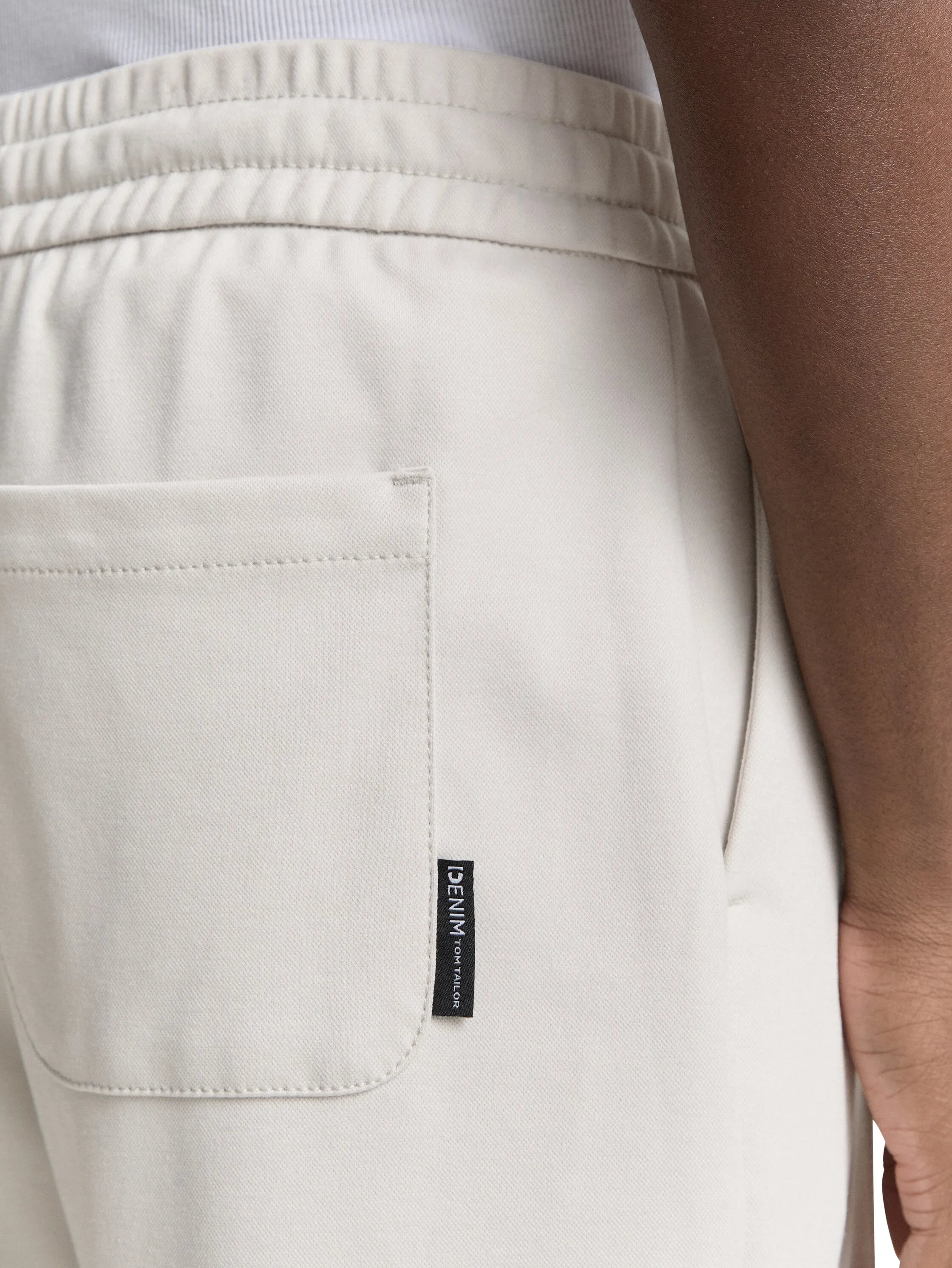 Denim Tom Tailor Chalk Grey Men Loose Fit PiquŽ Sweatshorts with Stretch SKU: 1046152_15277 Image 04