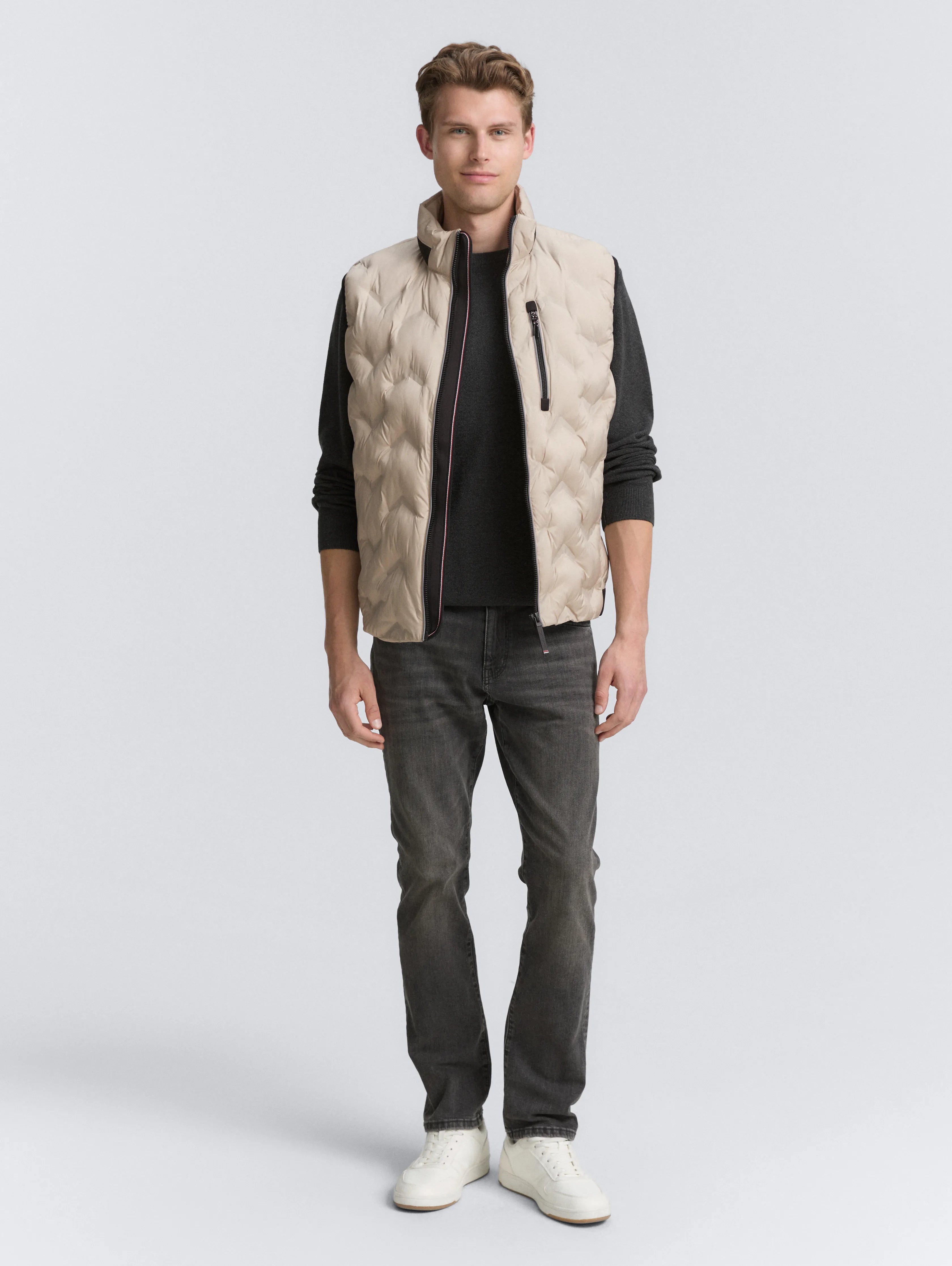 Tom Tailor_0_Hybrid Lightweight Quilted Waistcoat_1046224_16764_03