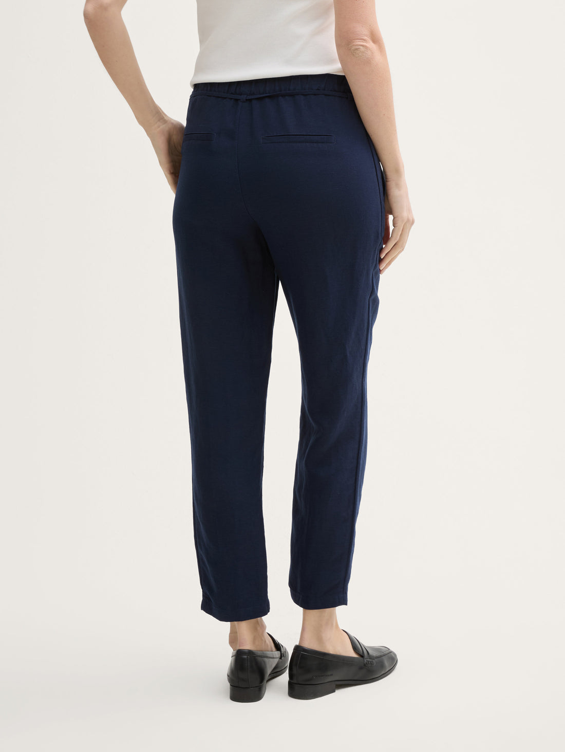 Tom Tailor_Loose Slim Trousers with Linen Content_1046498_10668_02