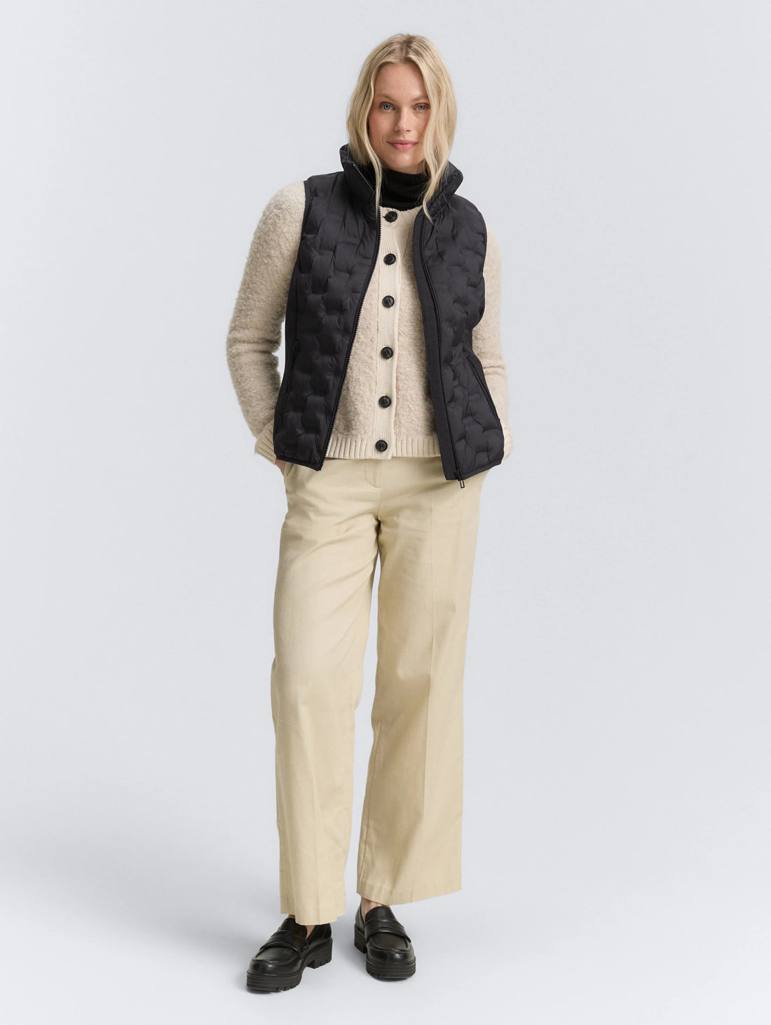 Tom Tailor_0_Lightweight Quilted Waistcoat with Stand-Up Collar_1046589_14482_03