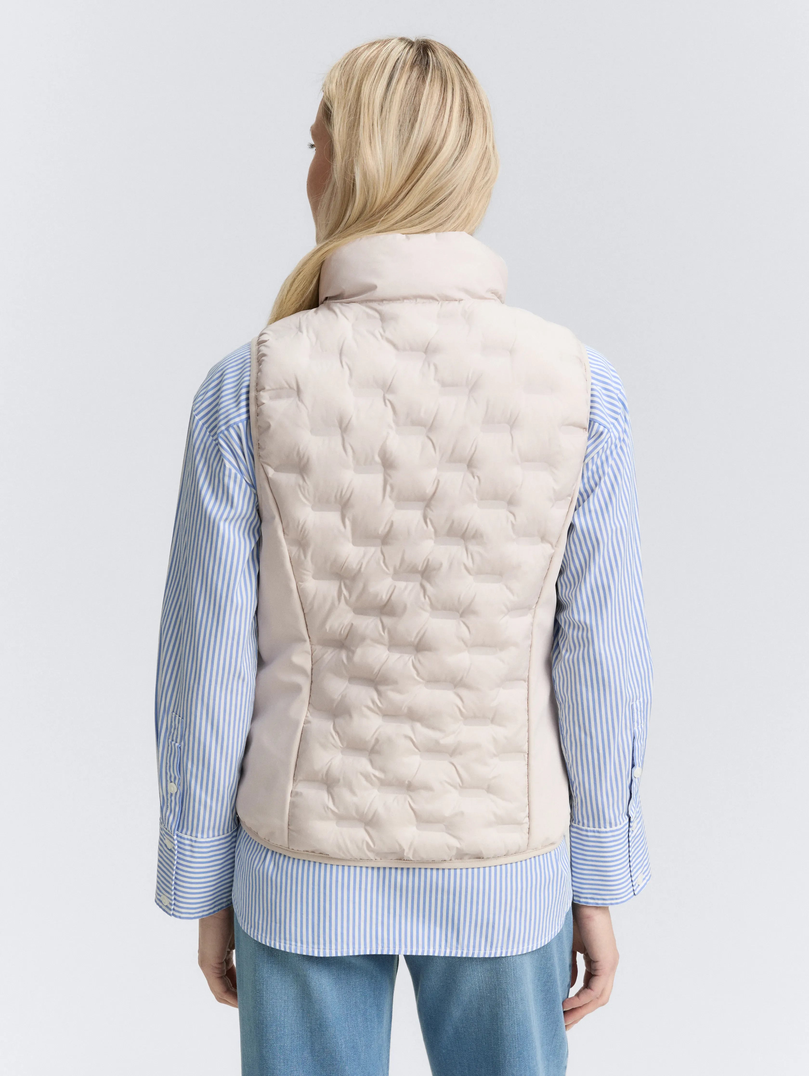 Tom Tailor_0_Lightweight Quilted Waistcoat with Stand-Up Collar_1046589_27609_04