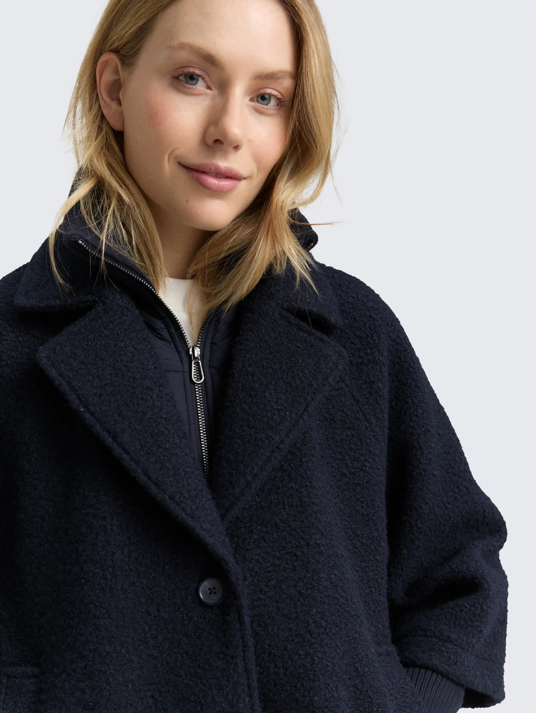 Tom Tailor_0_BouclŽ Cape Jacket in a 2-In-1 Look_1046602_10668_05