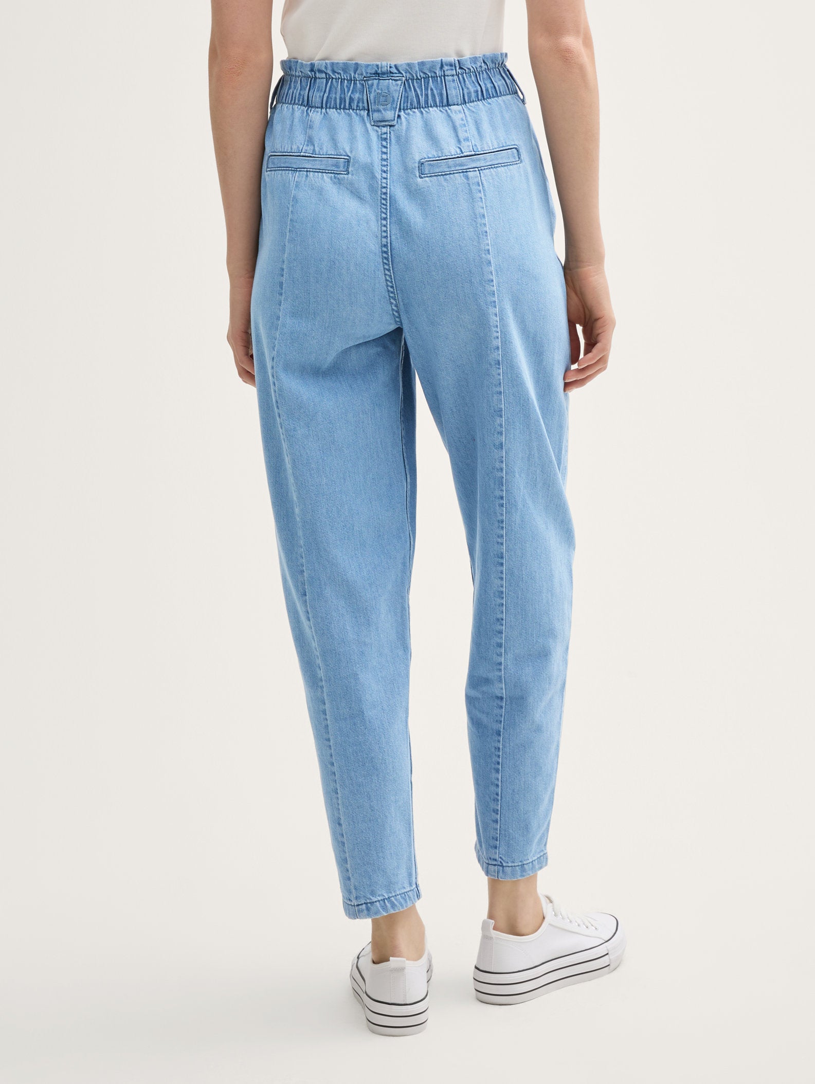 Tom Tailor_Paperbag Barrel Jeans_1046697_10117_02
