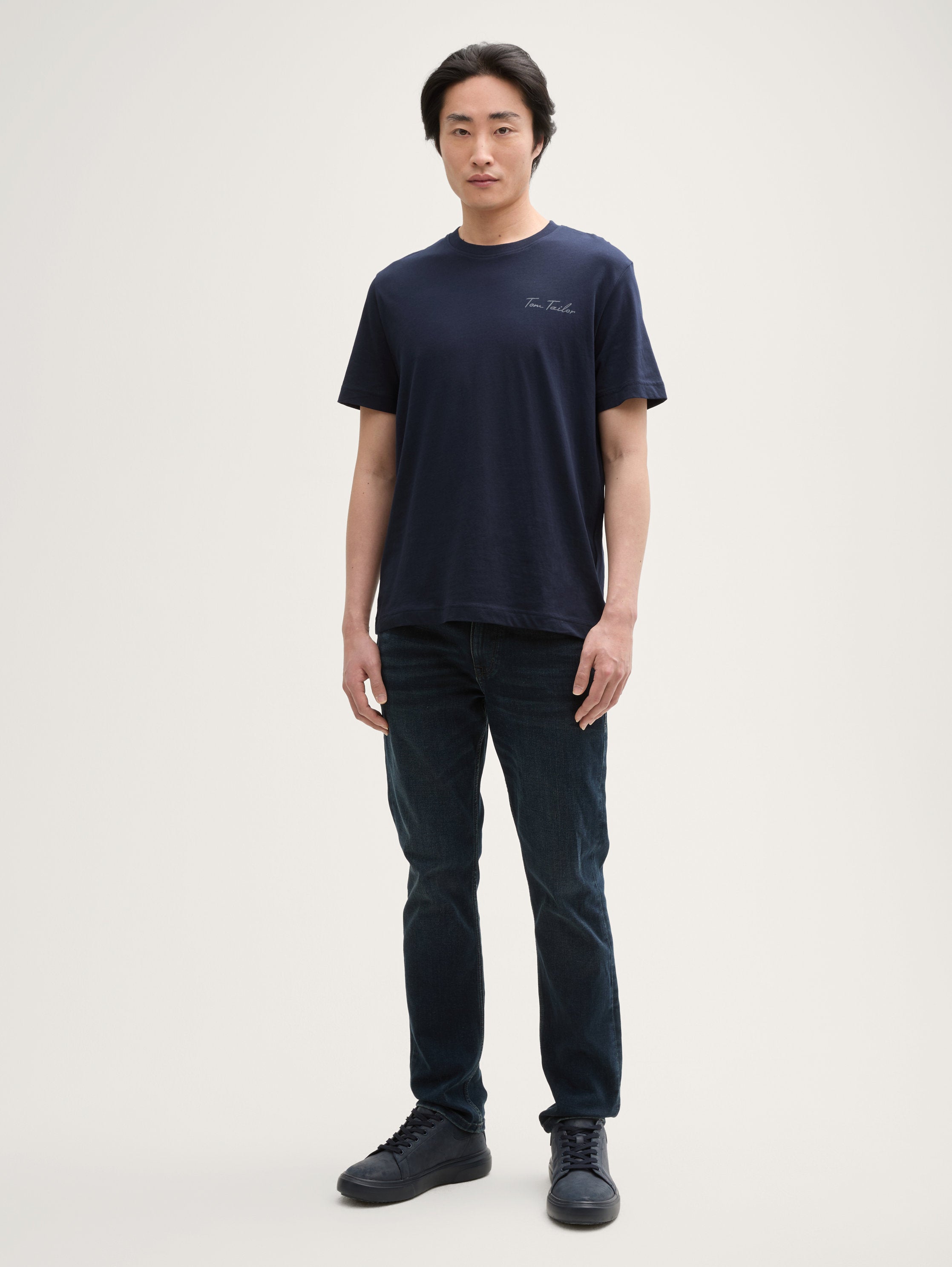 Tom Tailor_Basic T-Shirt with Small Logo Print_1046711_10668_02