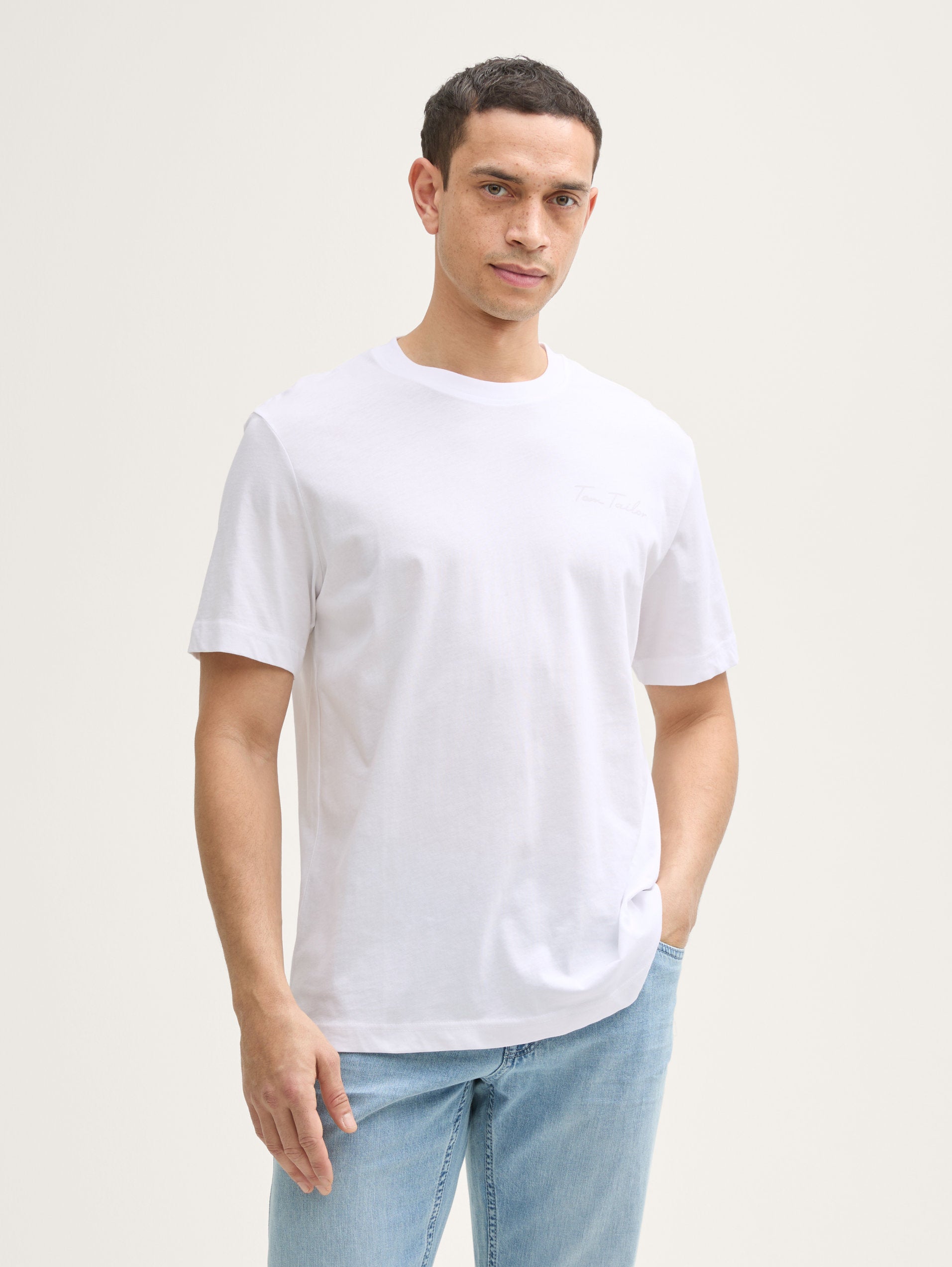 Tom Tailor_Basic T-Shirt with Small Logo Print_1046711_20000_01