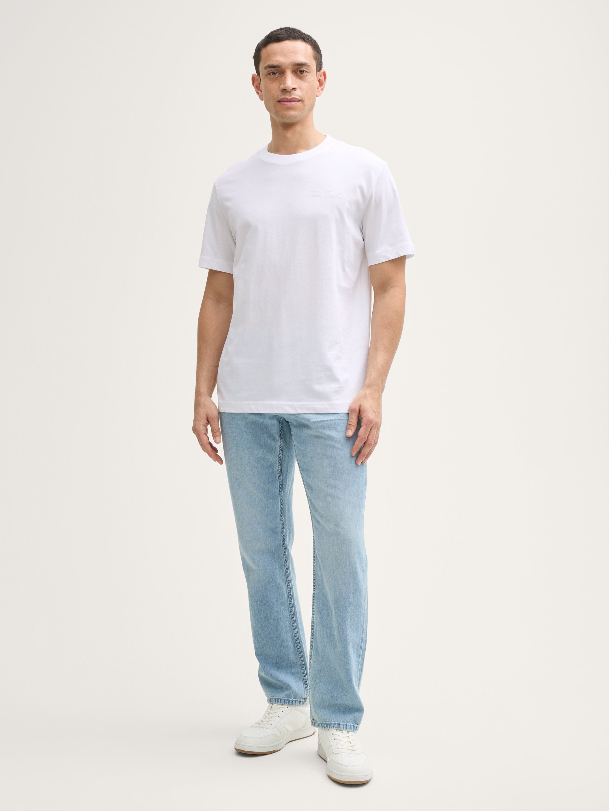 Tom Tailor_Basic T-Shirt with Small Logo Print_1046711_20000_02