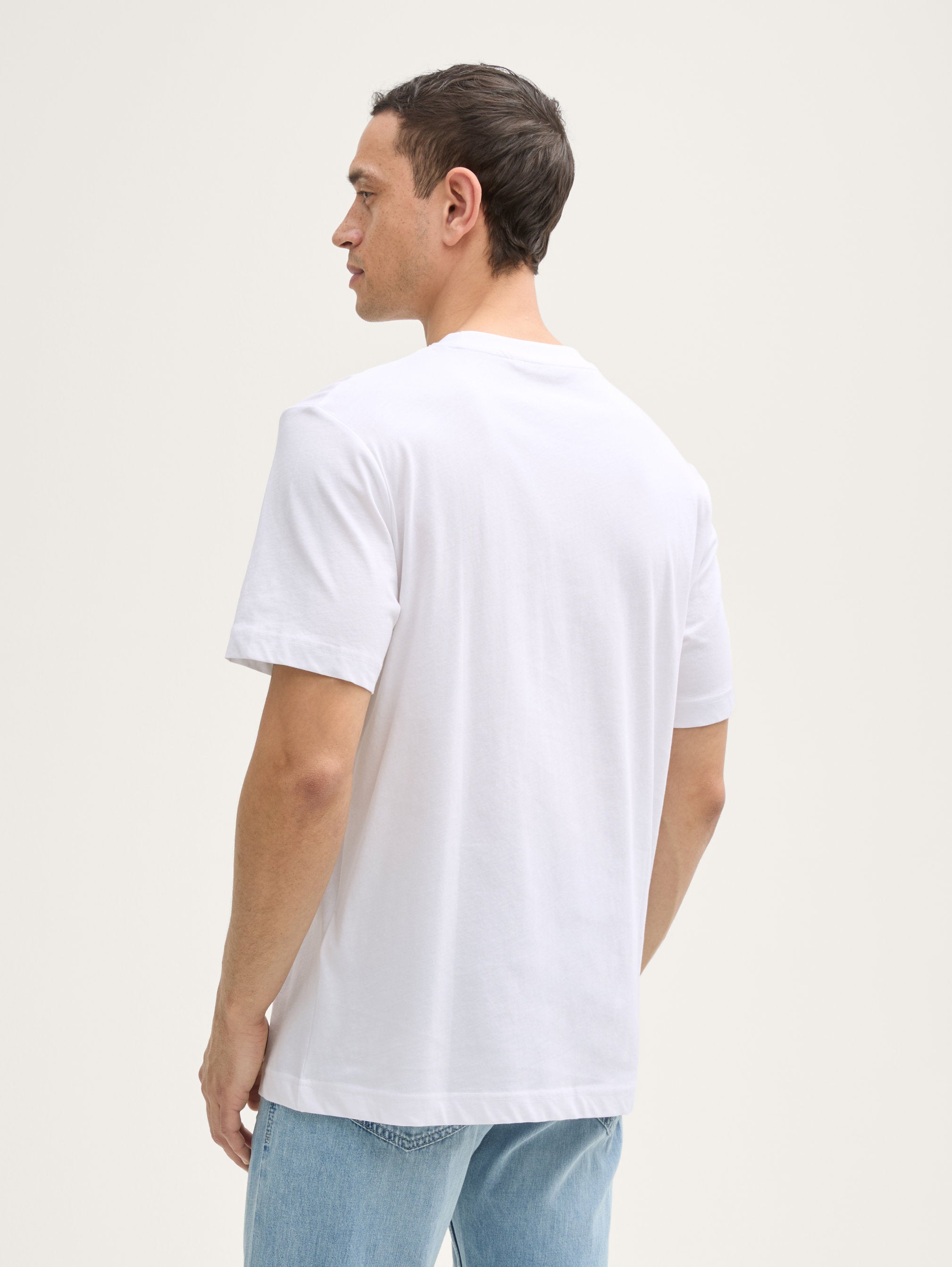 Tom Tailor_Basic T-Shirt with Small Logo Print_1046711_20000_03