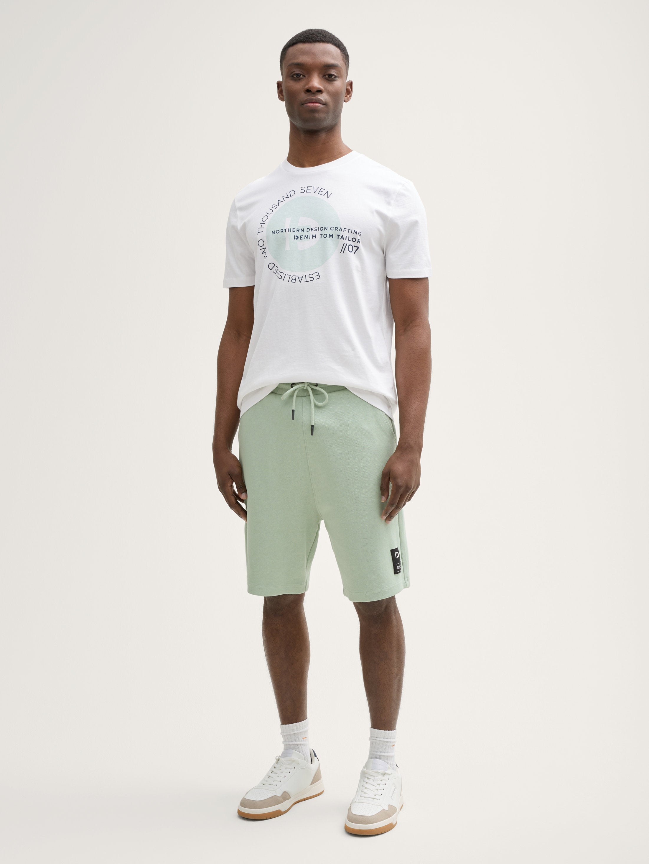 Tom Tailor_Relaxed Fit Sweatshorts with Stretch_1046848_13632_01