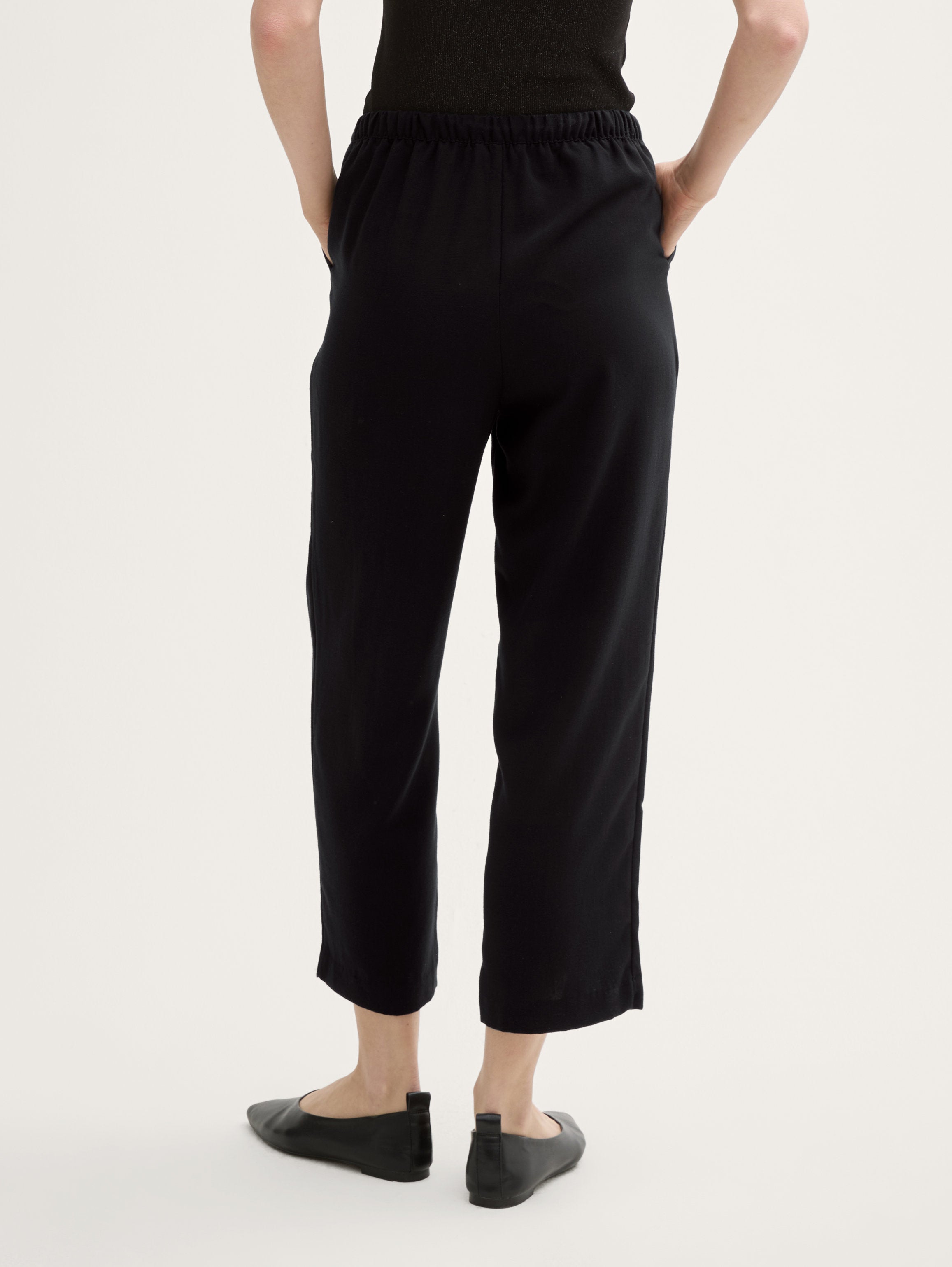 Tom Tailor_Cropped Loose Fit Trousers_1046863_14482_02