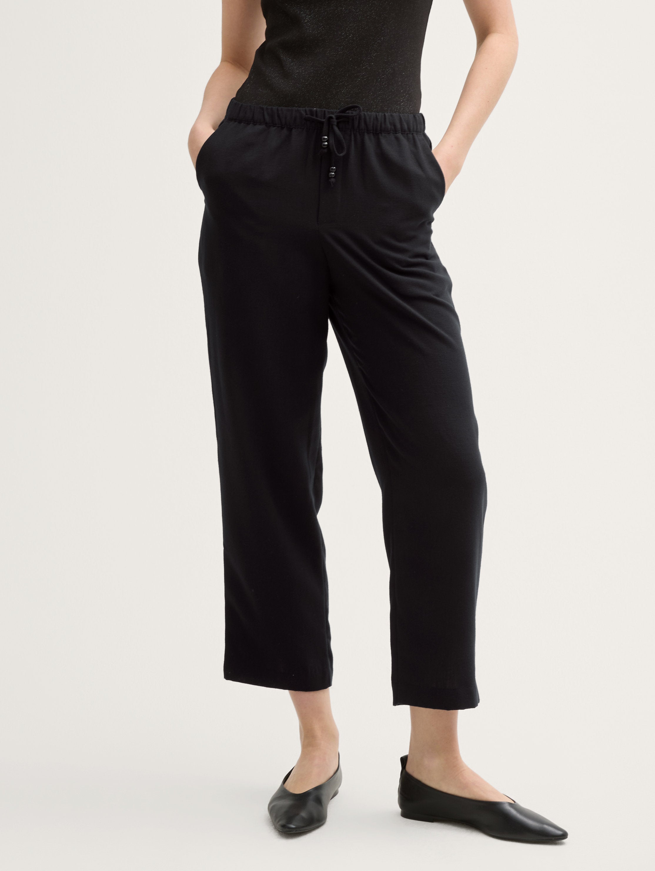 Tom Tailor_Cropped Loose Fit Trousers_1046863_14482_04