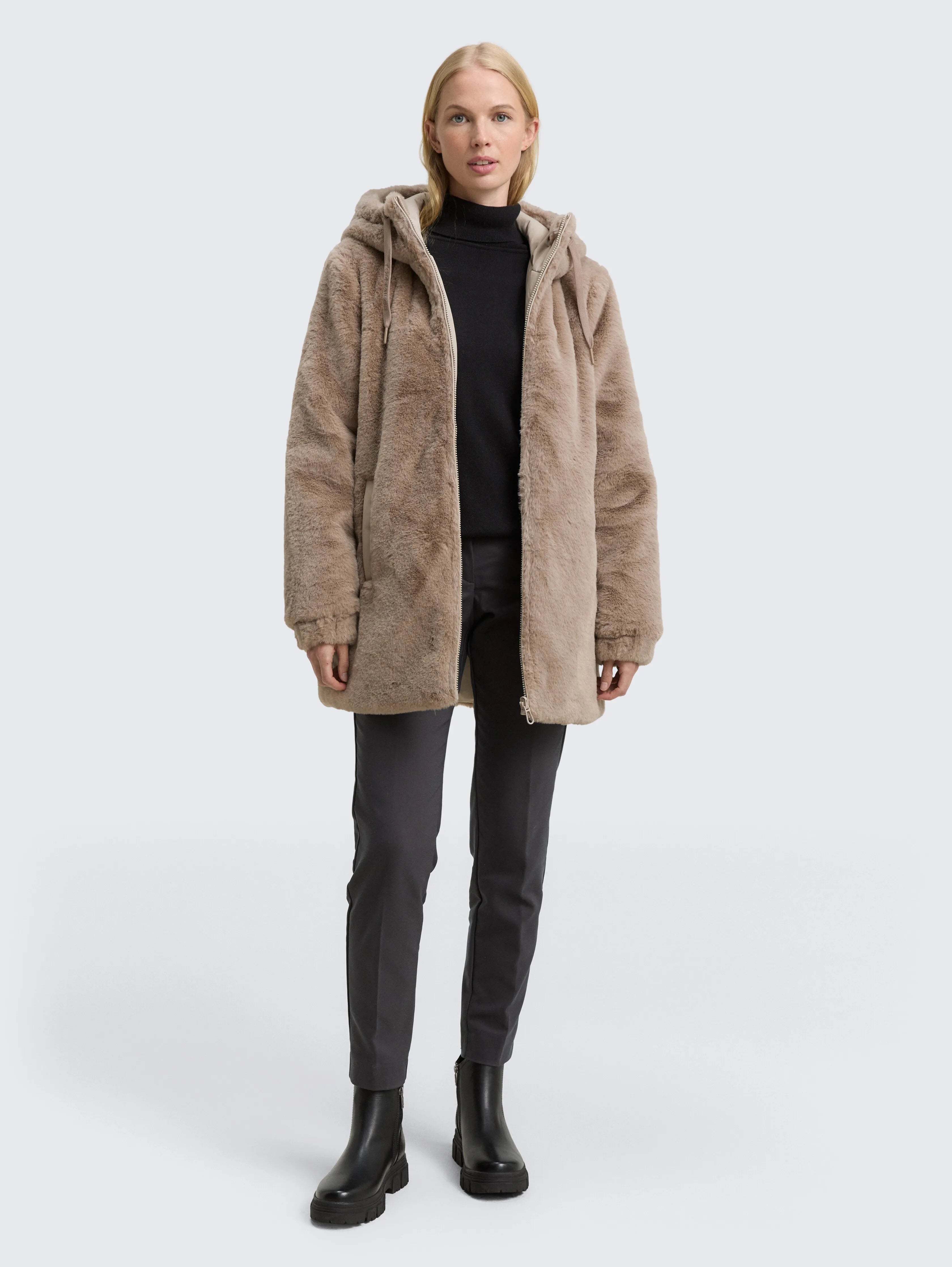 Tom Tailor_Black_Reversible Coat with Hood_1047534_32208_01