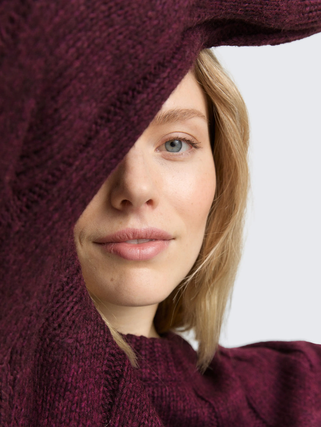 Tom Tailor_0_Loose Fit Knitted Jumper with Cable Pattern_1047709_10525_05