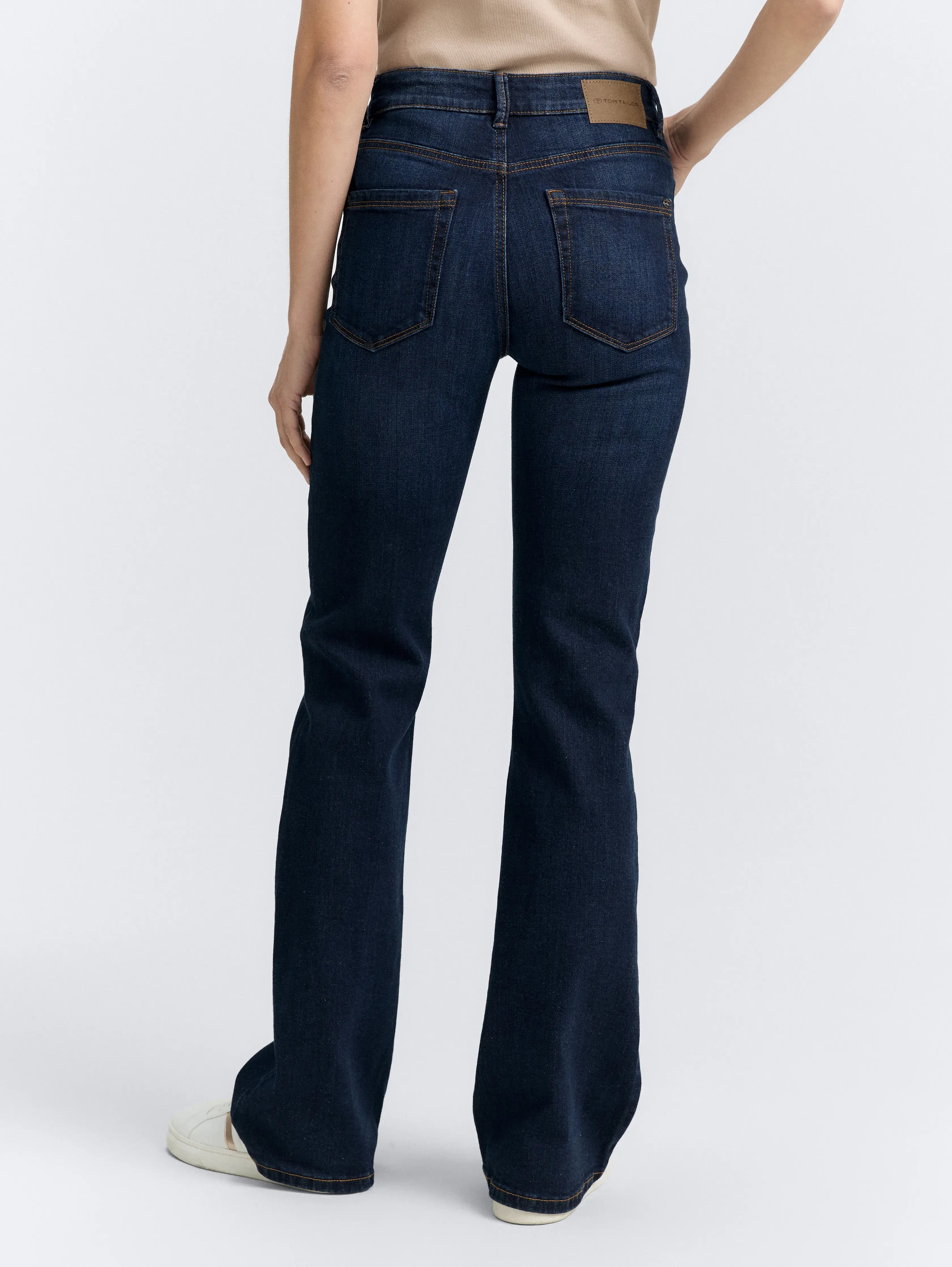 Tom Tailor_0_Ttstella Bootcut Jeans with Stretch_1047842_10136_03