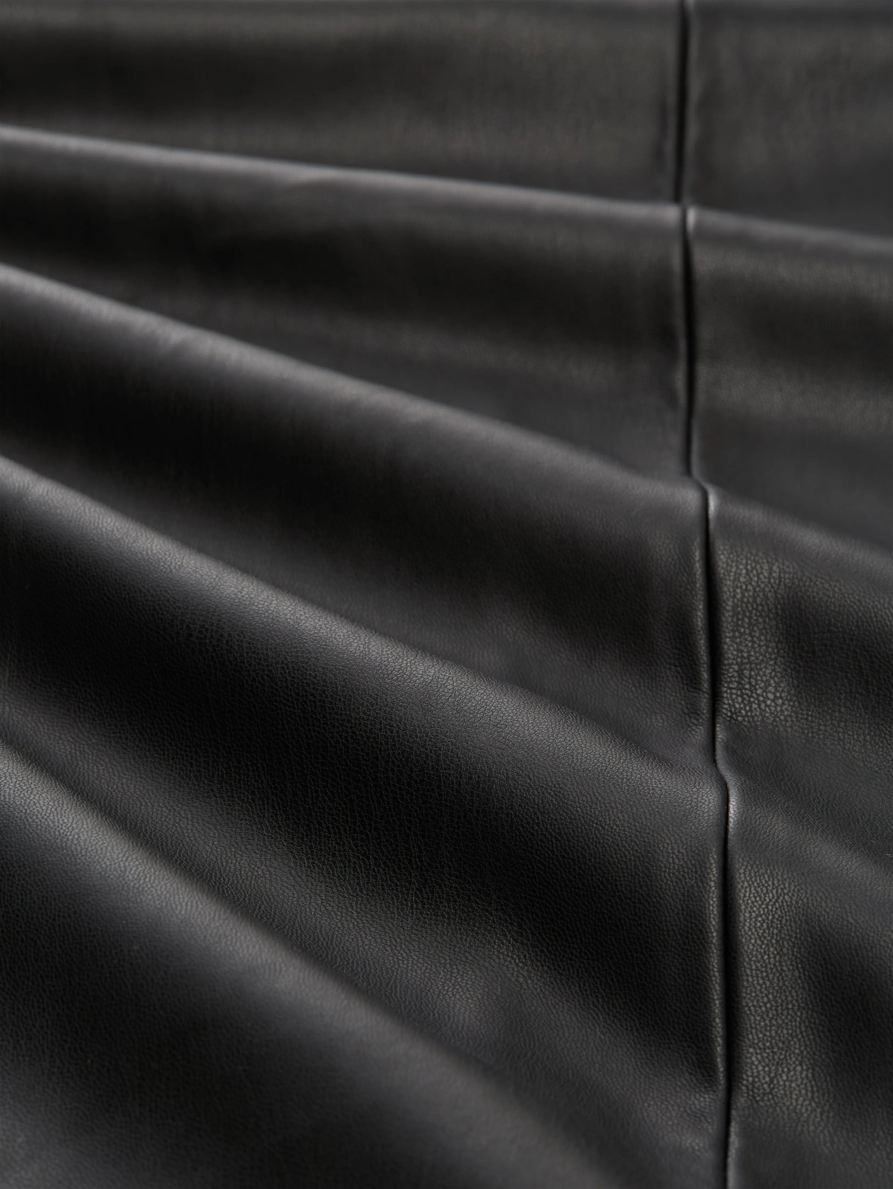 Tom Tailor_Gray_Culotte Trousers in Leather Look_1048846_14482_06
