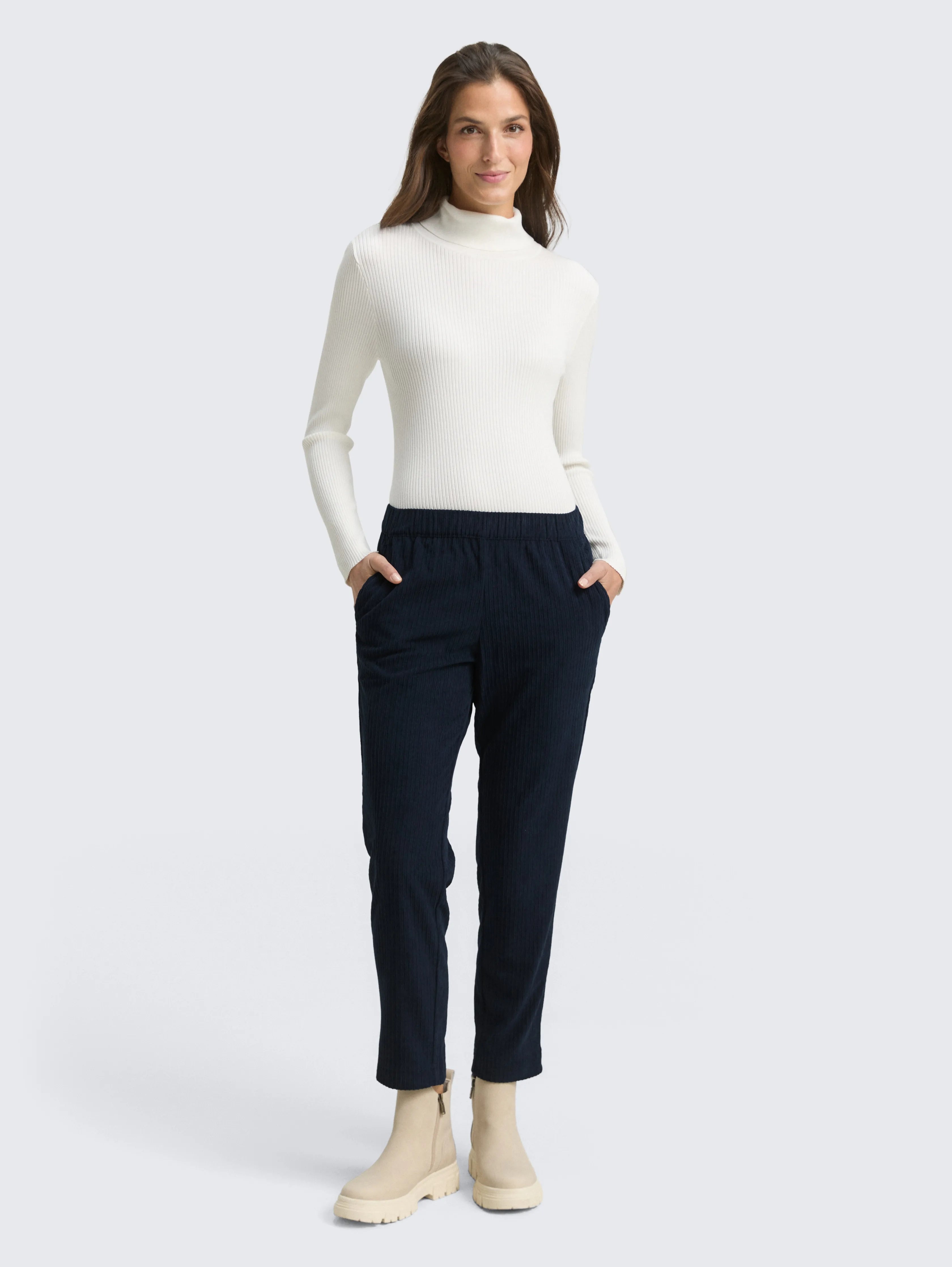 Tom Tailor_0_Loose Slim Corduroy Trousers_1048848_10668_01