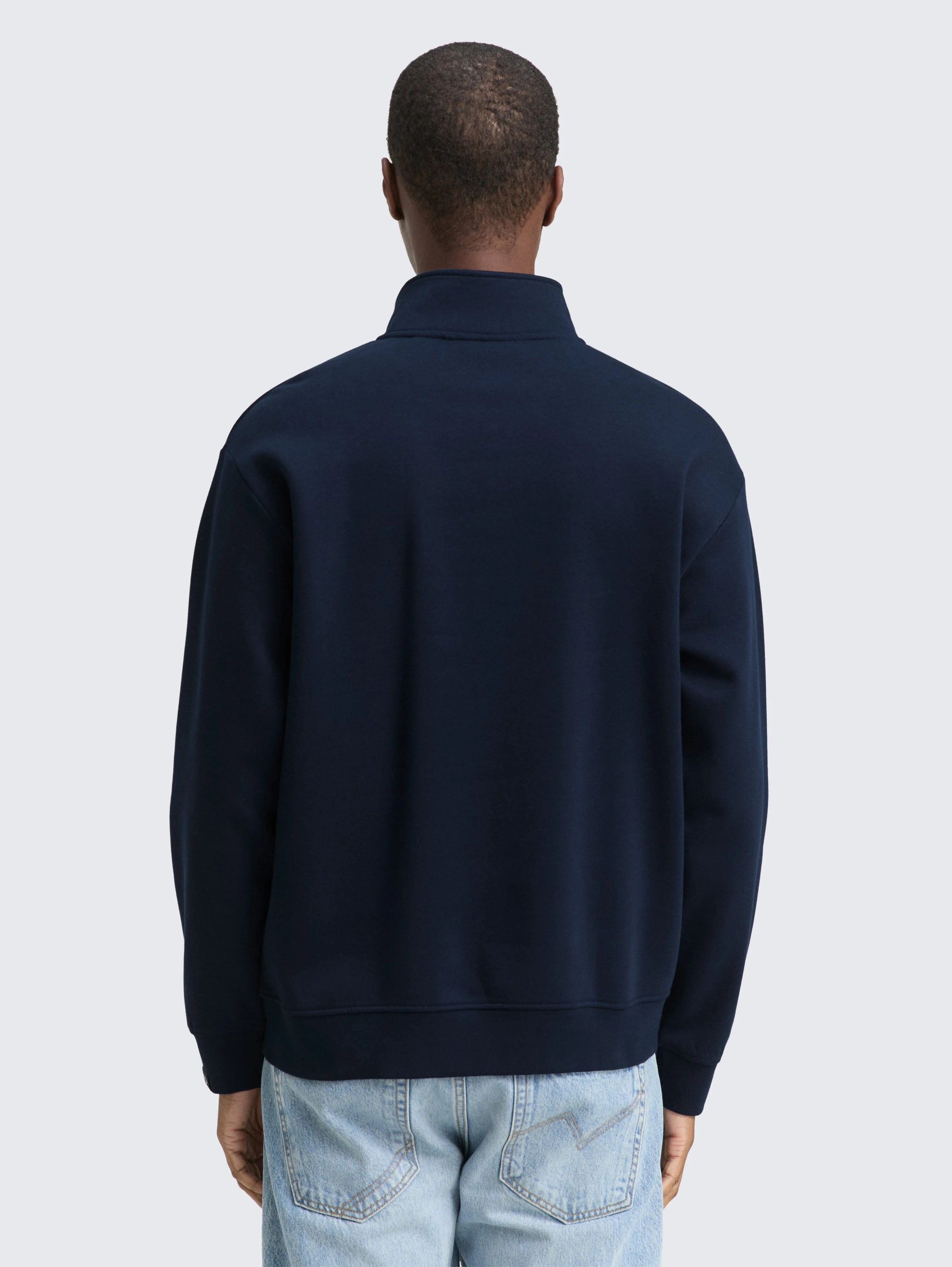 Tom Tailor_0_Troyer Sweatshirt with Logo Badge_1049013_10668_03