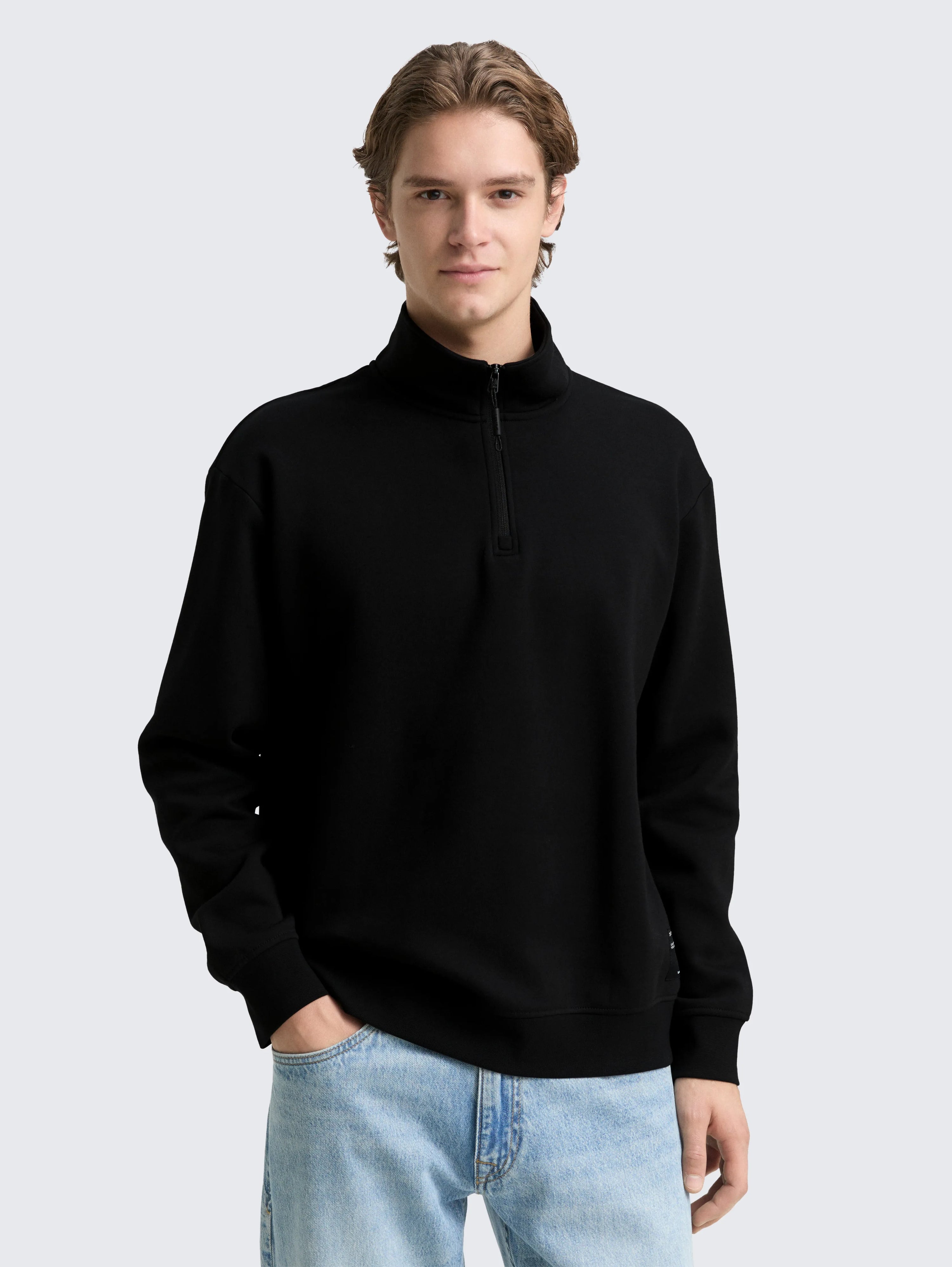 Tom Tailor_0_Troyer Sweatshirt with Logo Badge_1049013_29999_01