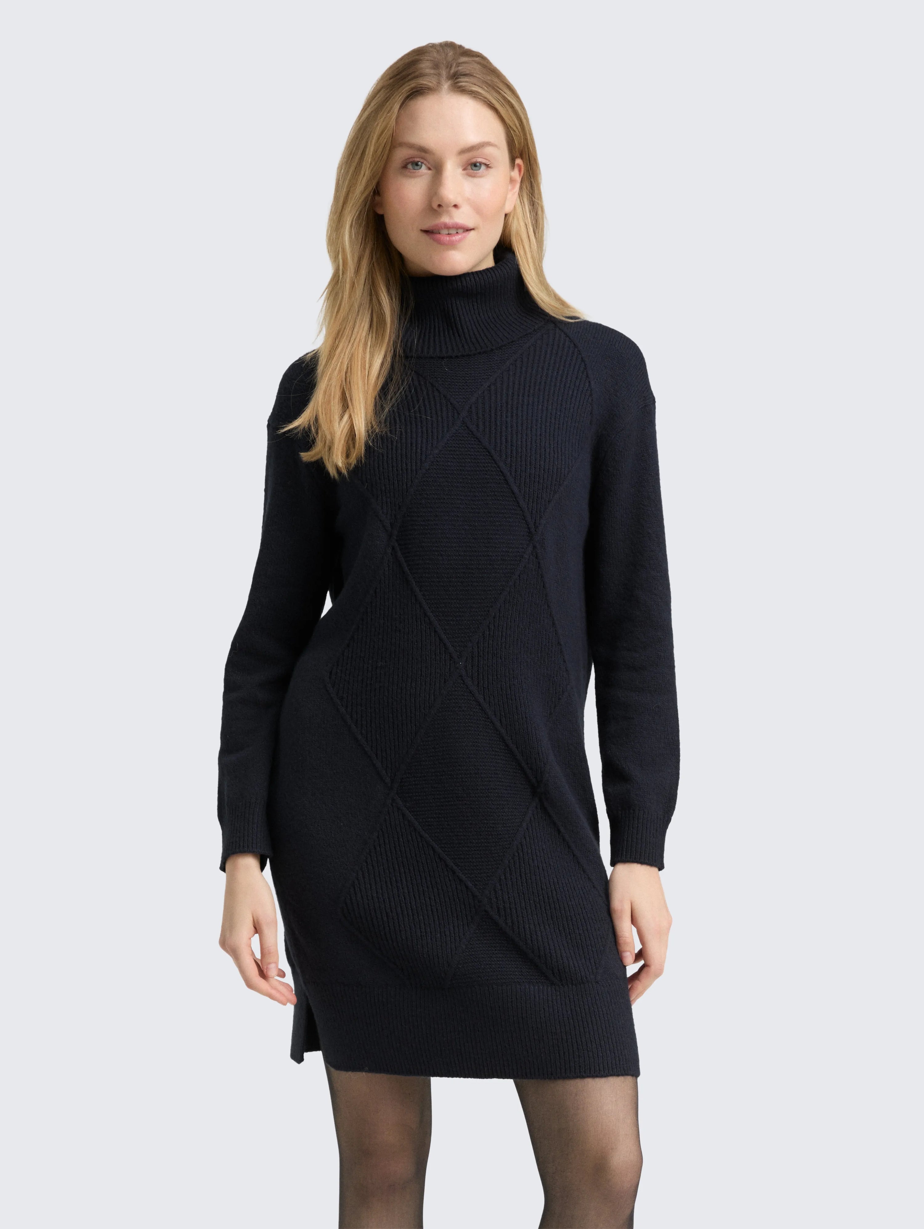 Tom Tailor_White_Loose Fit Knitted Dress_1049141_10668_02