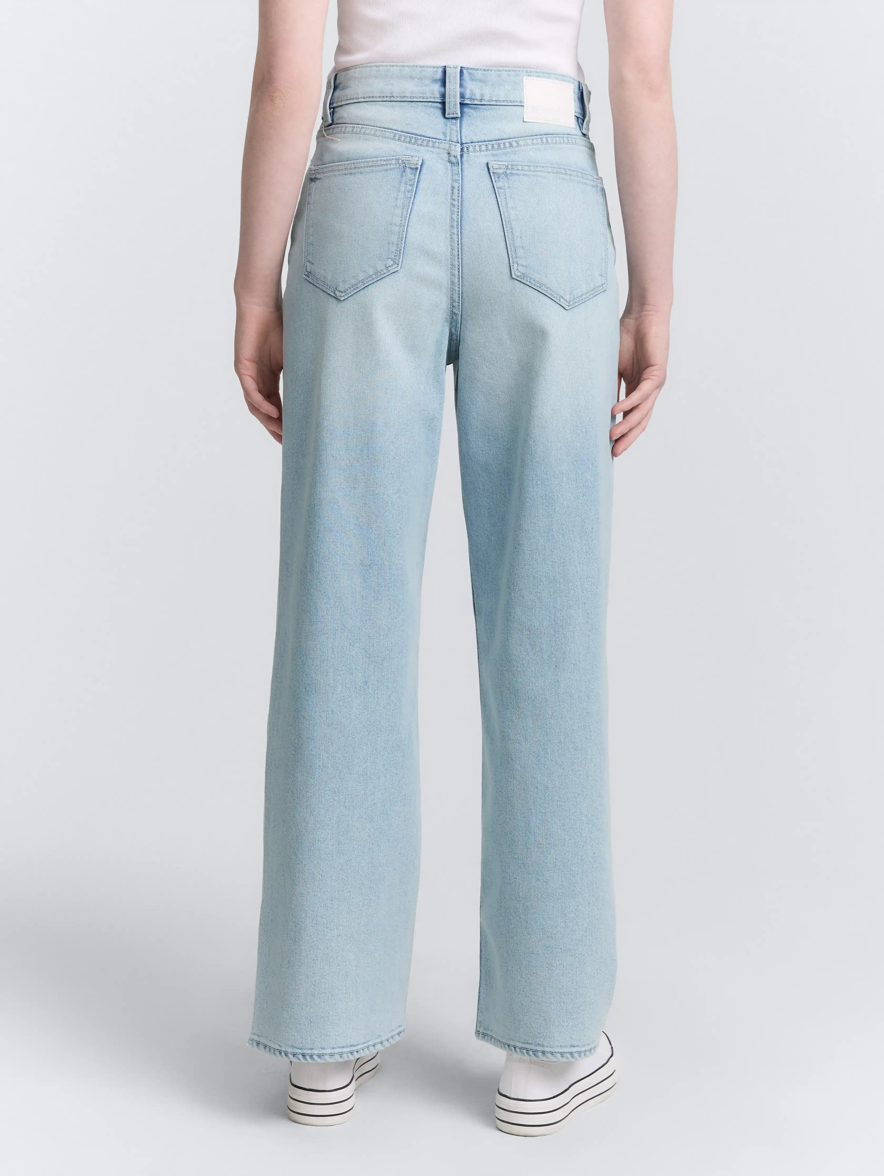 Tom Tailor_0_Ttlinou Wide High Waist Jeans_1049383_10111_03