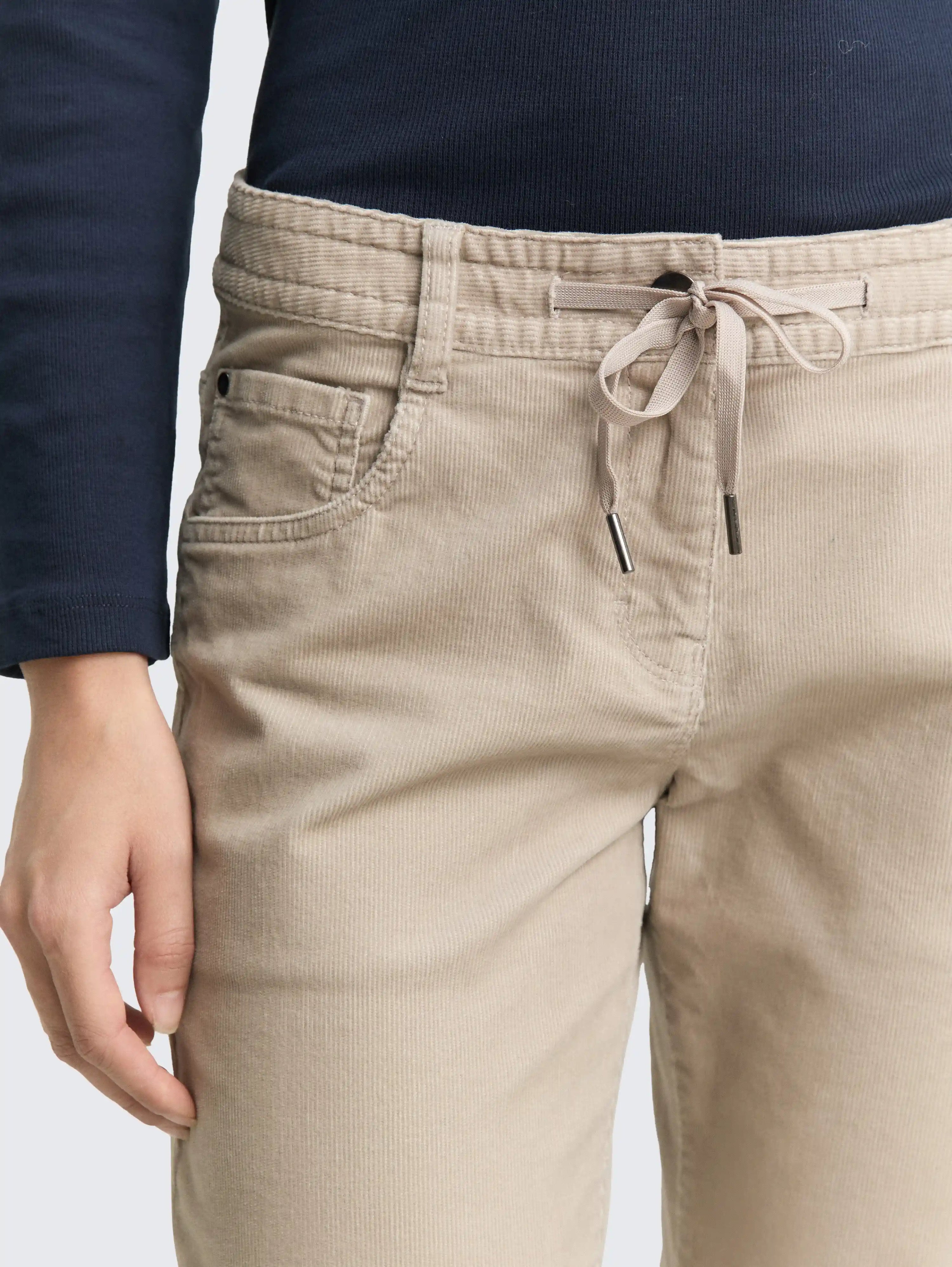Tom Tailor_0_Tapered Relaxed Corduroy Trousers_1049411_32208_04