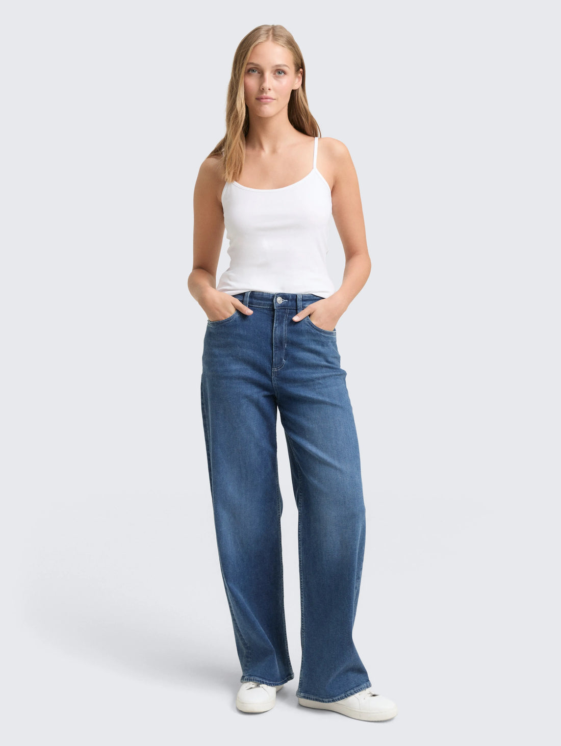 Tom Tailor_Red_Slim Fit Tank Top_1050752_20000_01