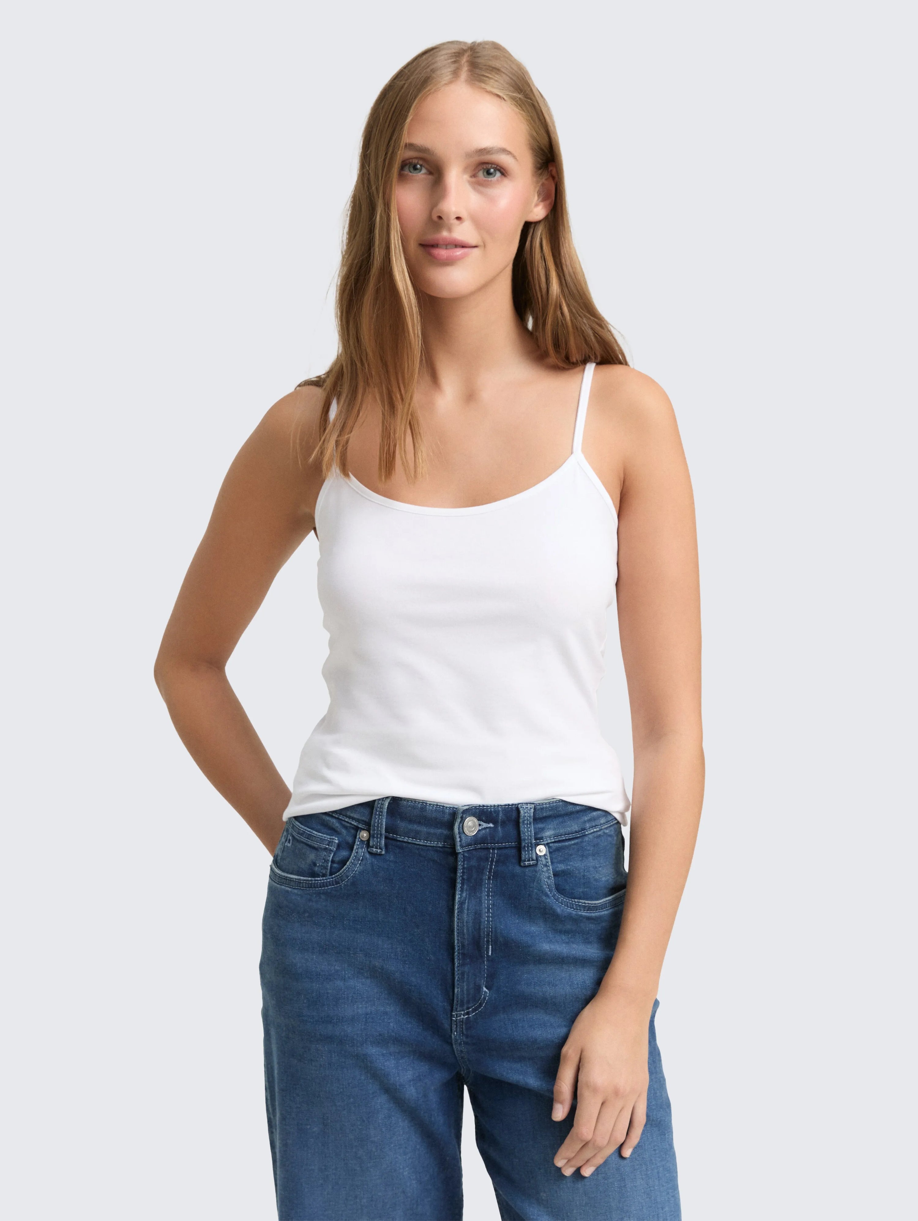 Tom Tailor_Red_Slim Fit Tank Top_1050752_20000_02