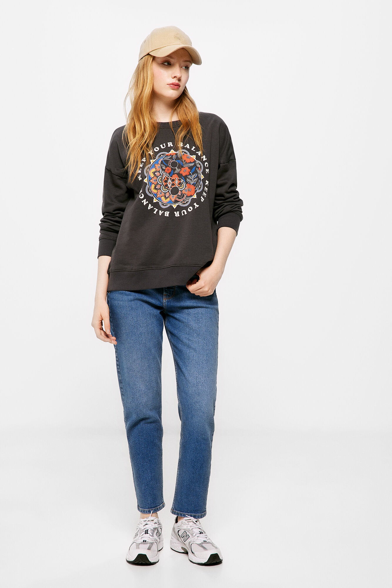 Graphic Crew Neck Sweatshirt_1087474_41_02