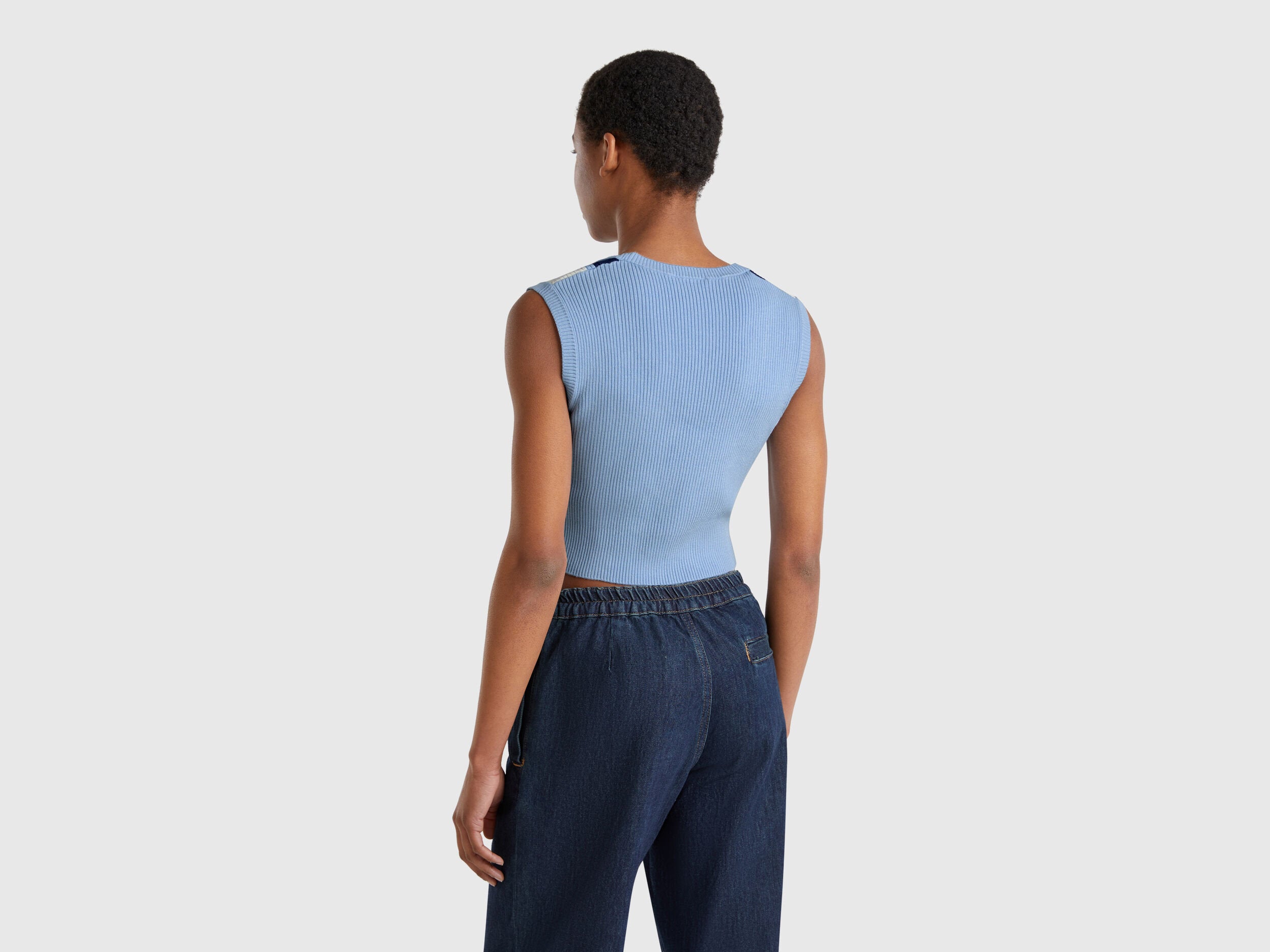 Benetton_Cropped Vest with Diamond Inlay_124ME10DI_80B_02