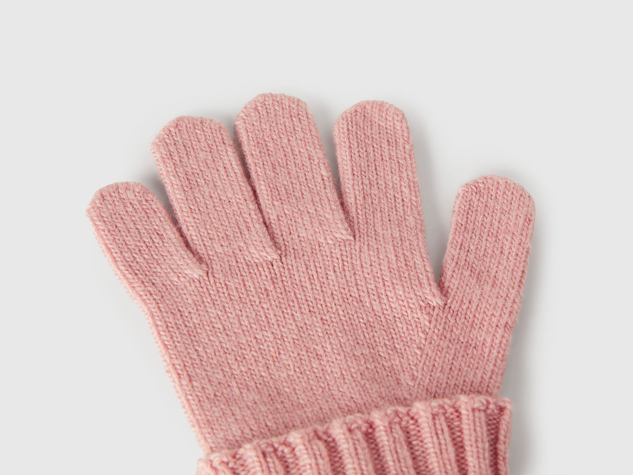 Benetton_Soft Pink_Gloves in Viscose and Wool Blend_126WGG009_12U_02