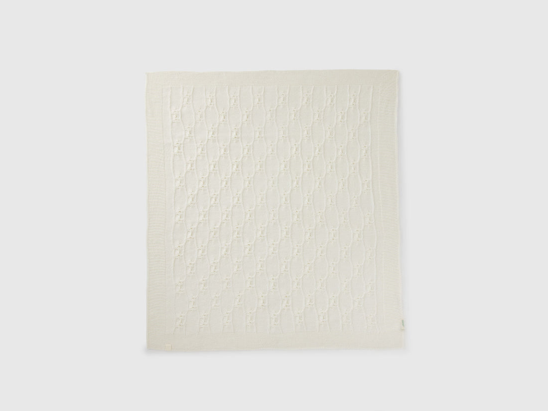 Benetton_Creamy White_Cover with Cable Knit_1370A8008_600_02