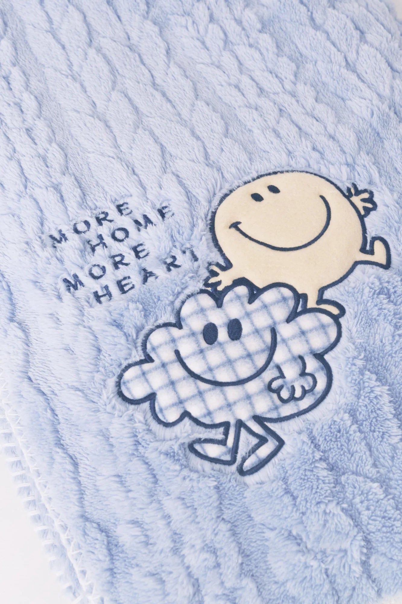 Women Secret_Medium Blue_Smileyworld¨ Sofa Blanket_1372593_14_03