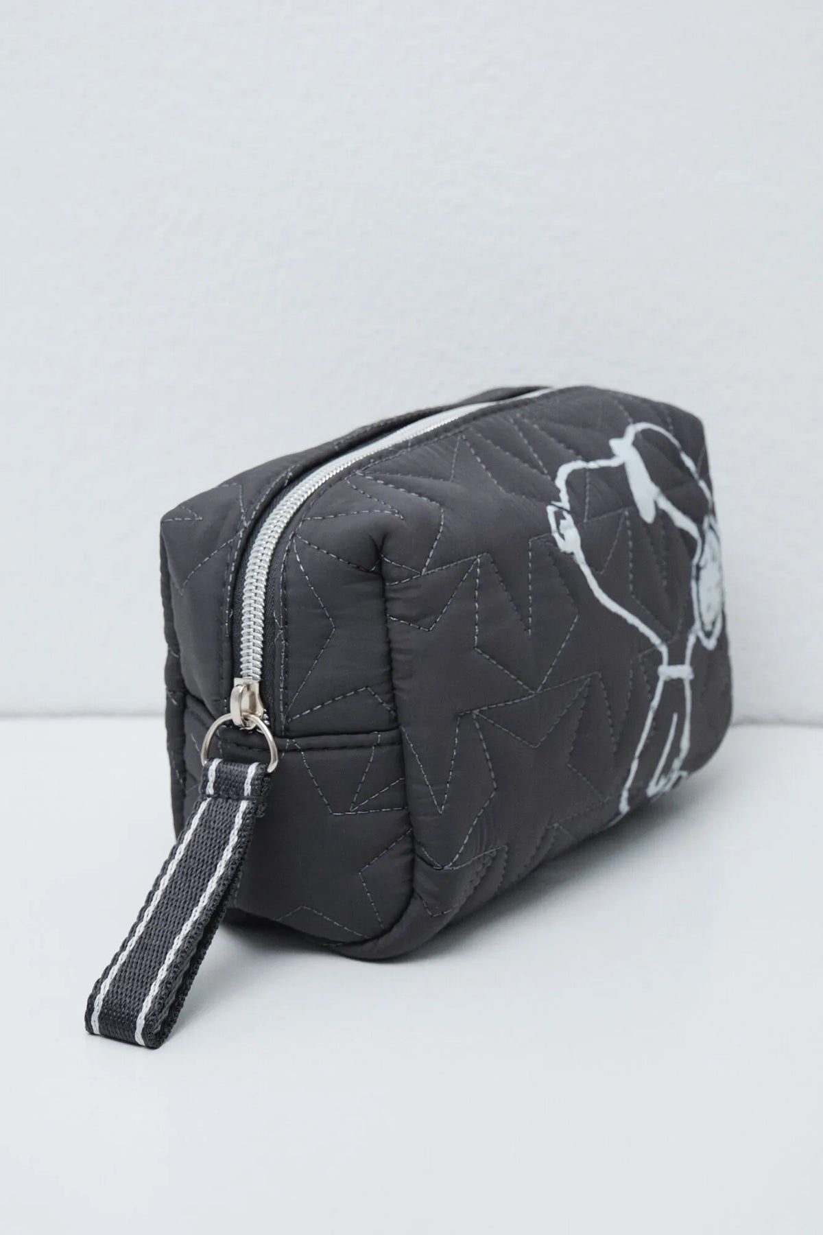 Women Secret Dark Grey Women Black Small Snoopy Vanity Case SKU: 1374468_41 Image 05