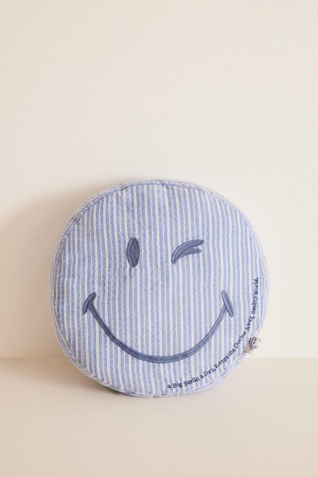 Cushion_1377584_15_02