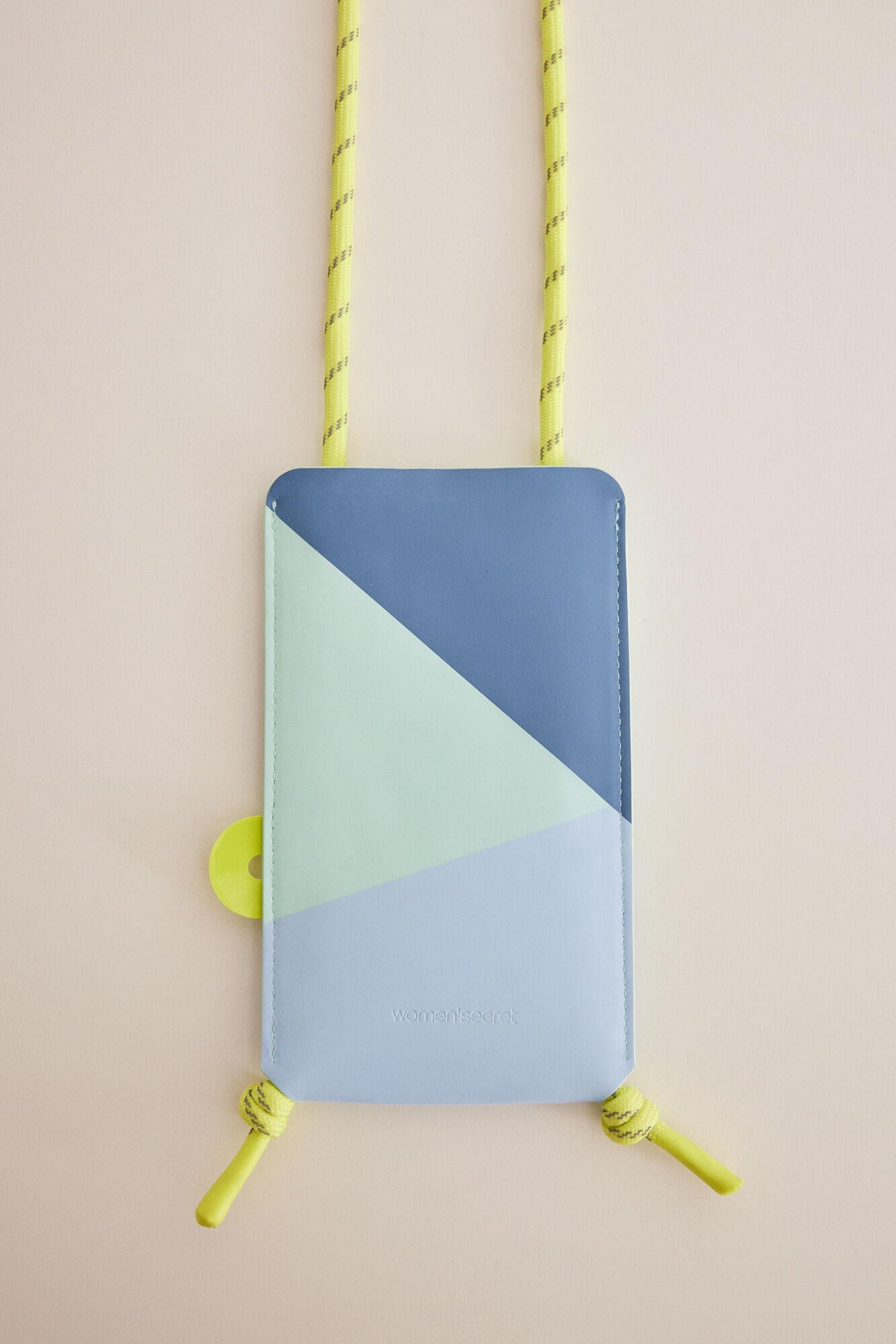 Phone Case_1377591_90_03