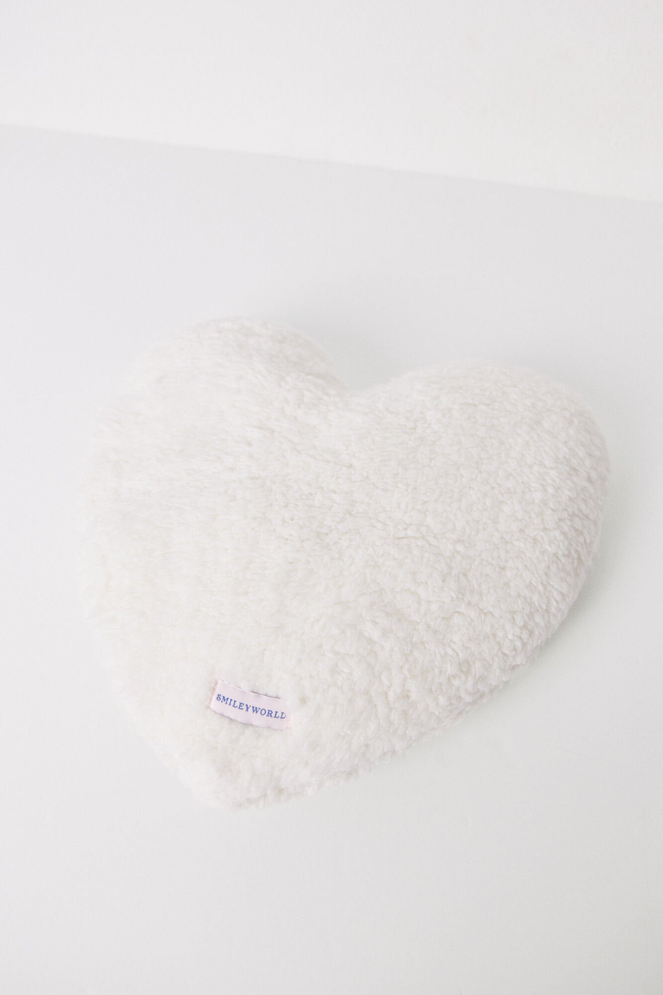 Women Secret_White Smiley Heart Cushion_1379702_96_03