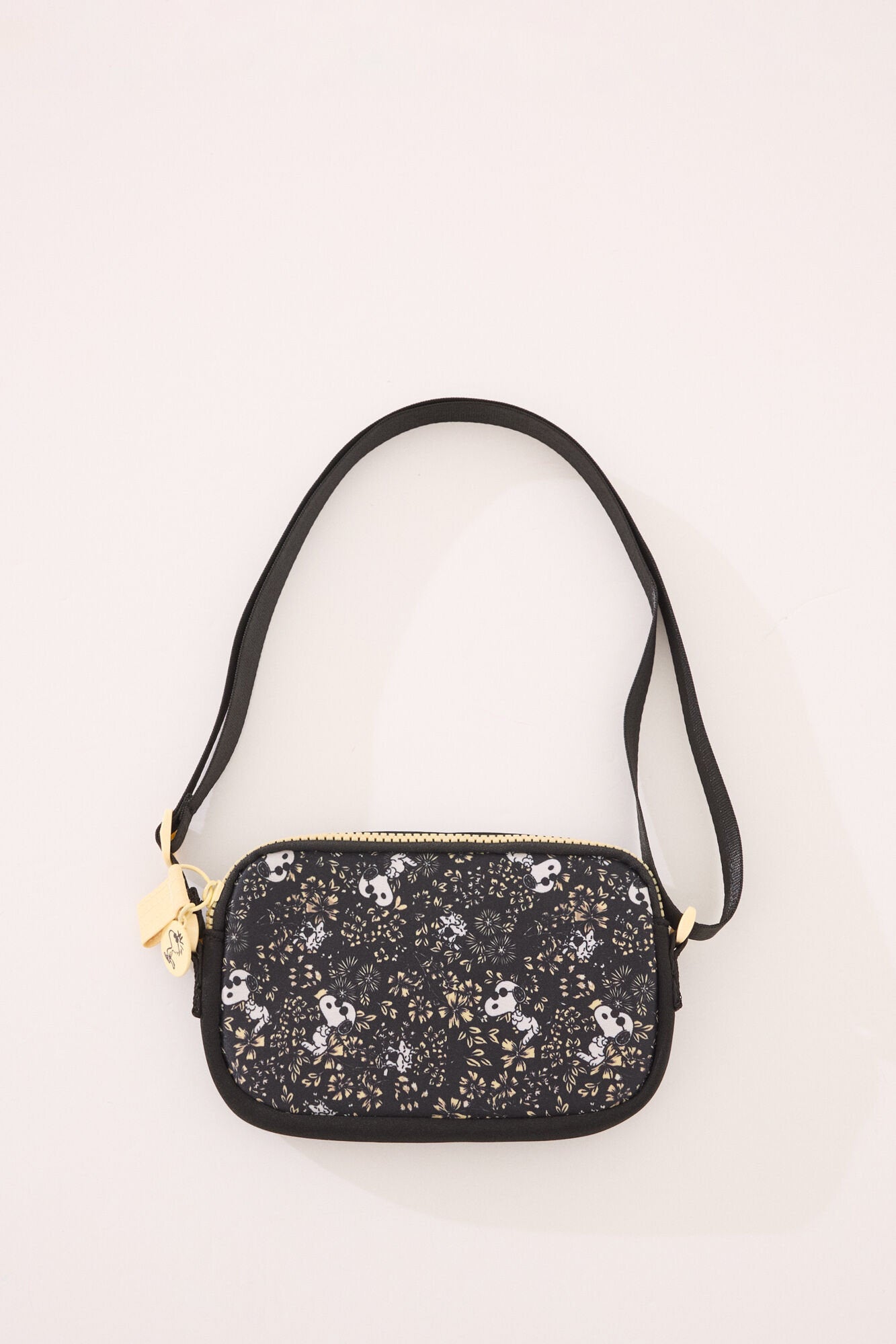 Women Secret_Snoopy Nylon Mobile Case_1379709_01_01