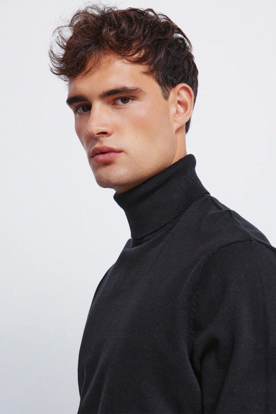 Springfield_black_Basic High Neck Jumper_1402511_01_02