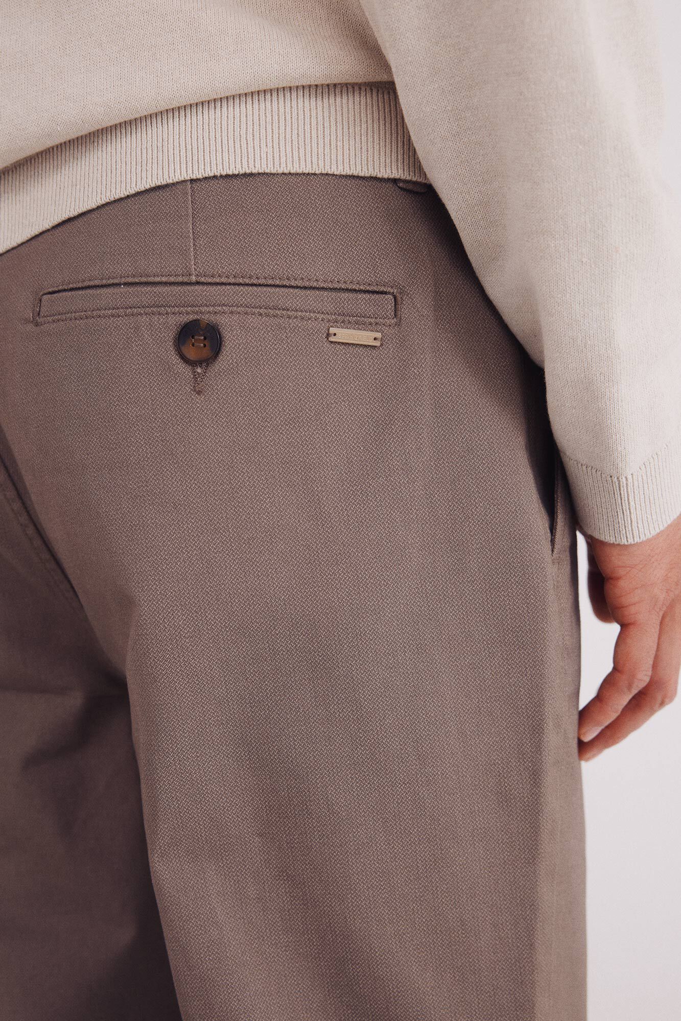 Springfield_Brown_Slim Fit Micro-Printed Chinos Pants_1552727_35_06