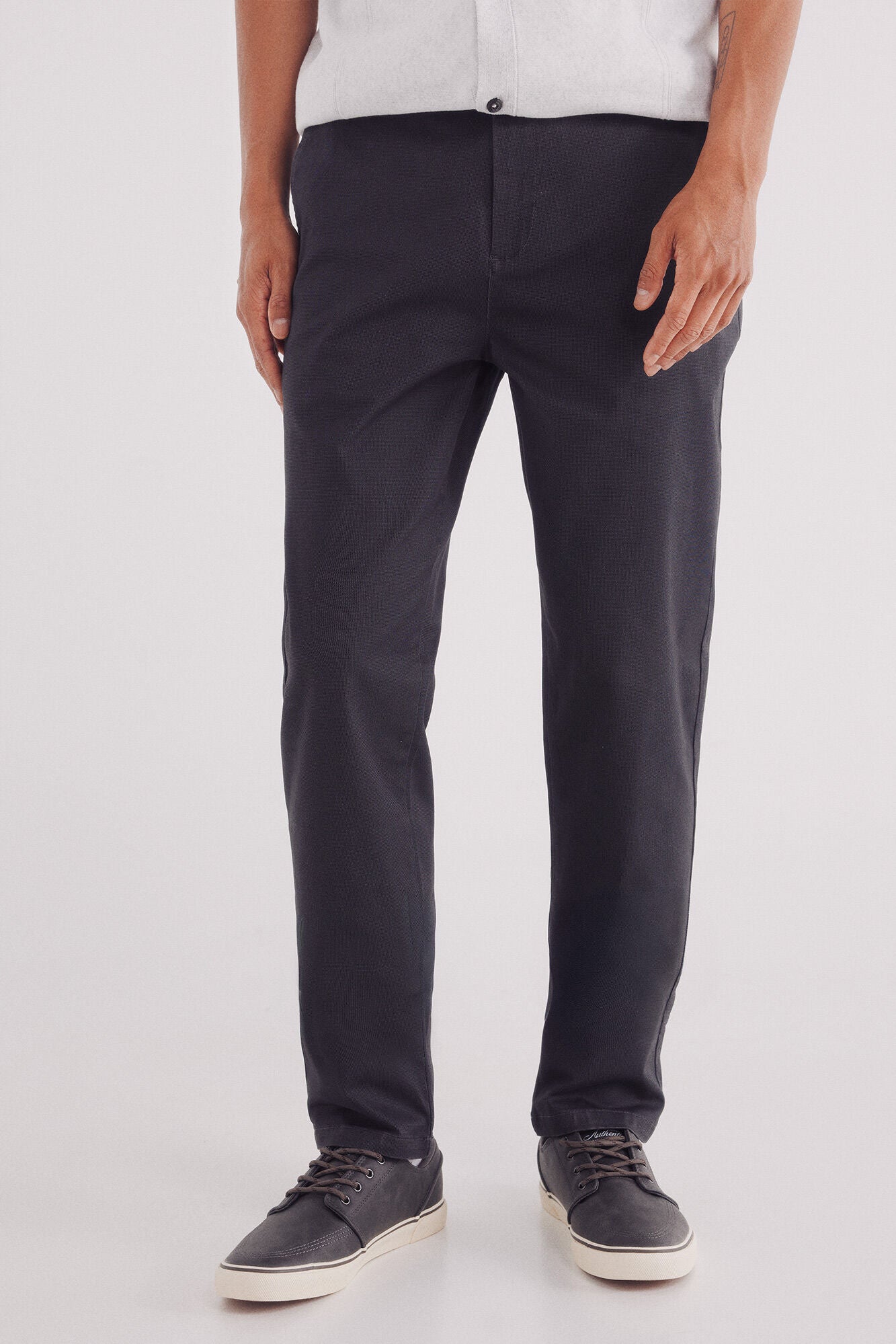 Springfield_Grey_Slim Fit Micro-Printed Chinos Pants_1552727_40_02