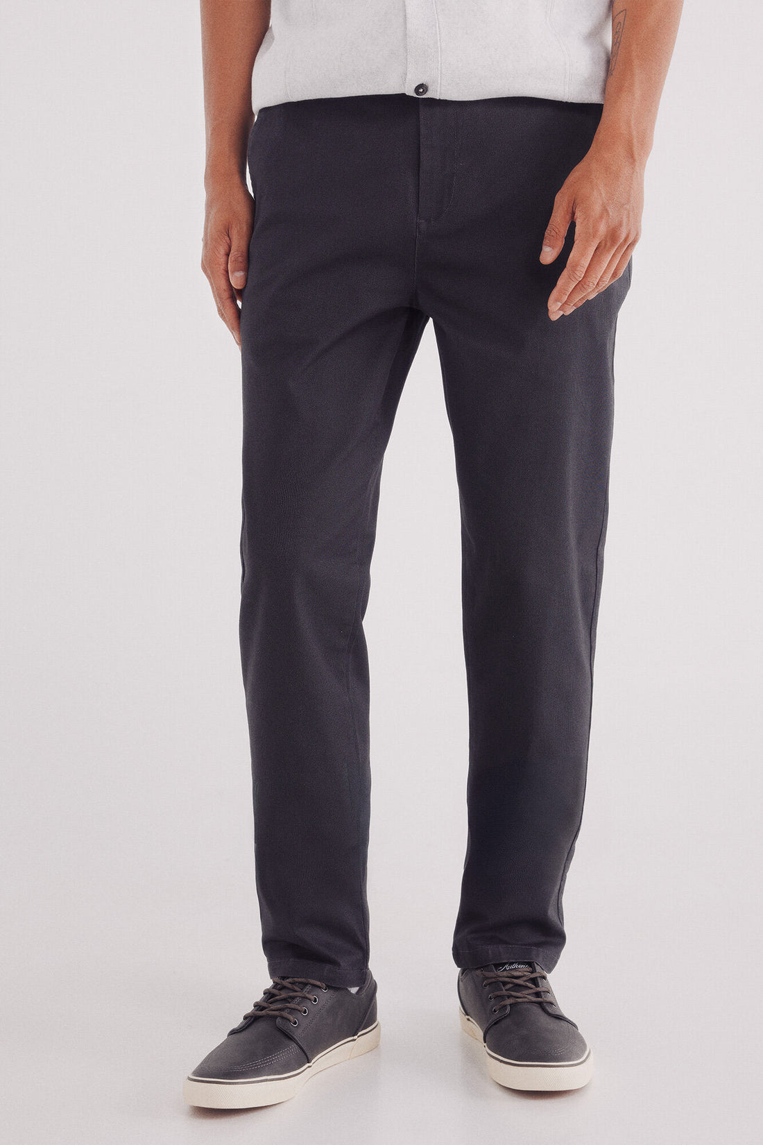 Springfield_Grey_Slim Fit Micro-Printed Chinos Pants_1552727_40_02