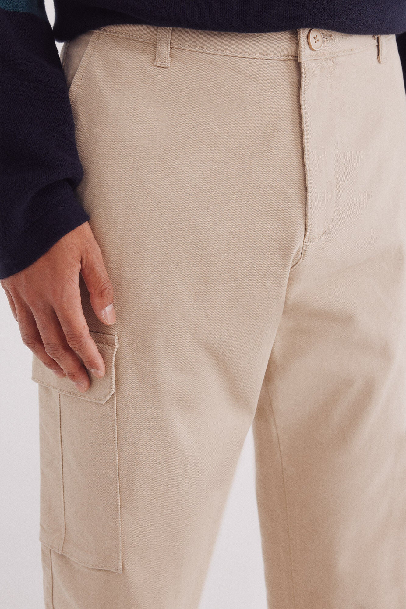 Springfield_Beige_Slim Fit Cargo Trousers_1552730_51_04
