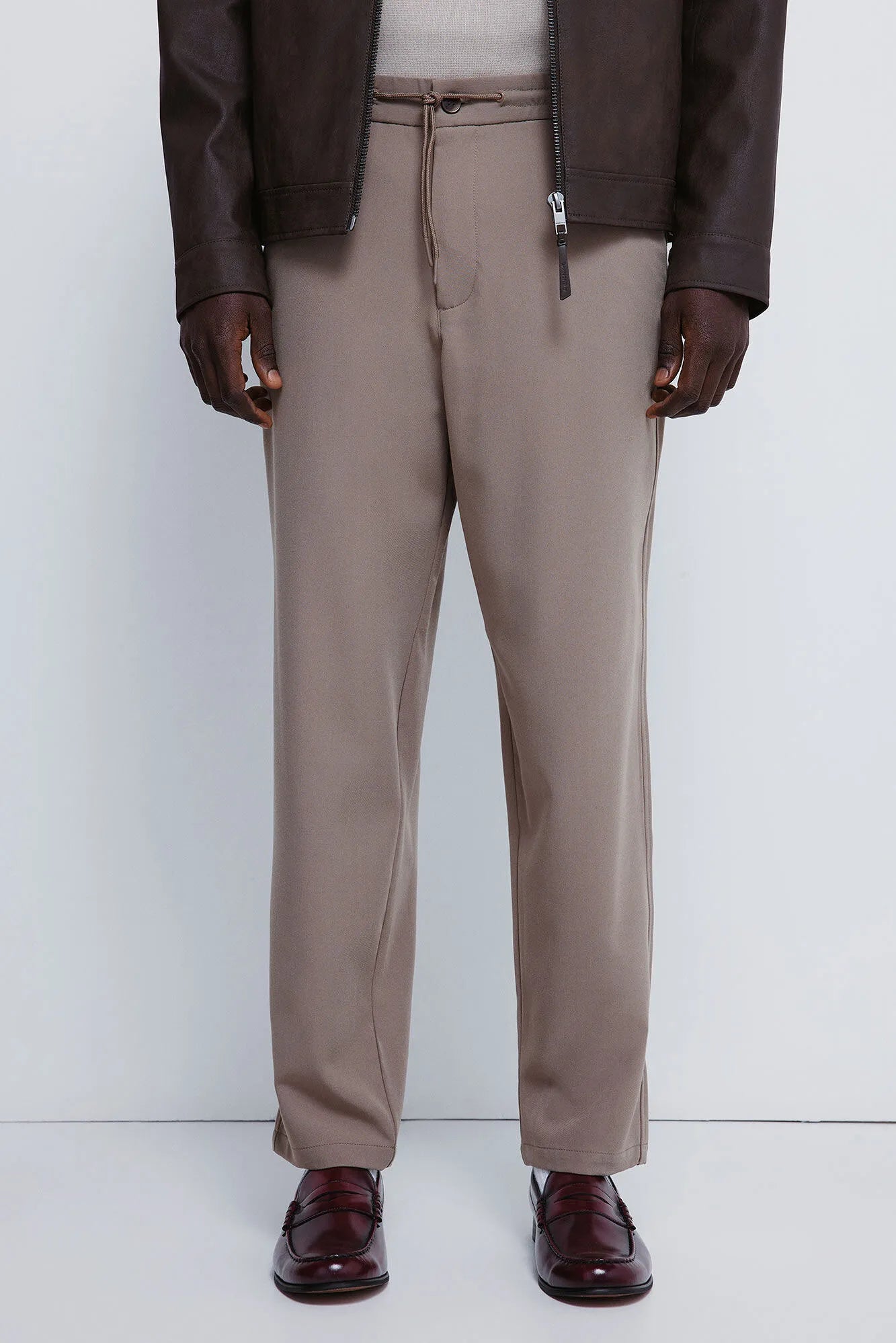 Springfield_Sand_Fluid Jogger Trouser_1552738_36_02