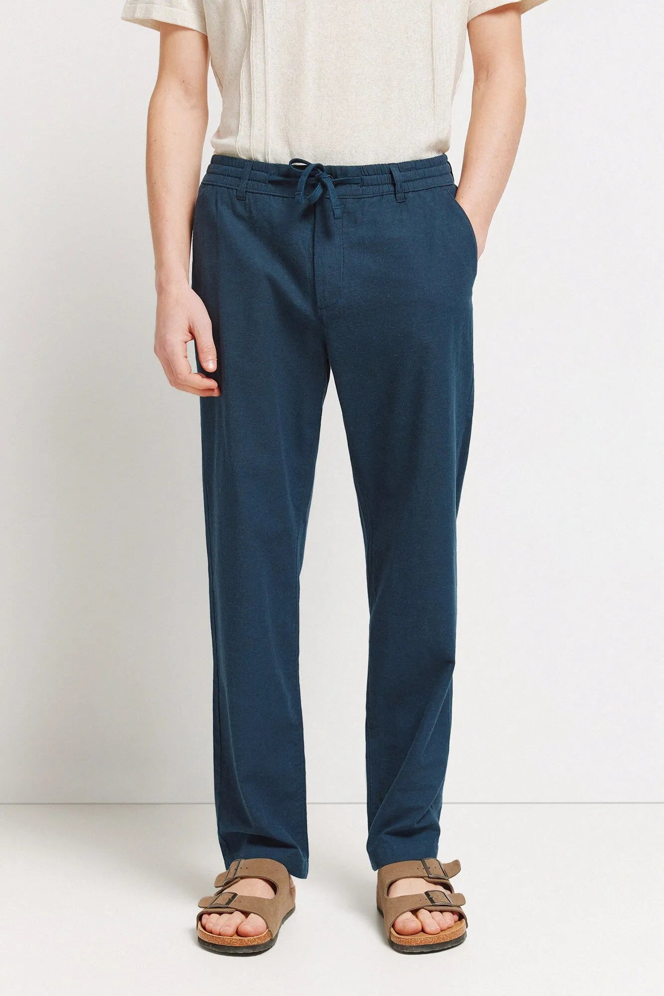 Springfield Blue Men Linen Comfort Fit Chinos SKU: 1553717_11 Image 02